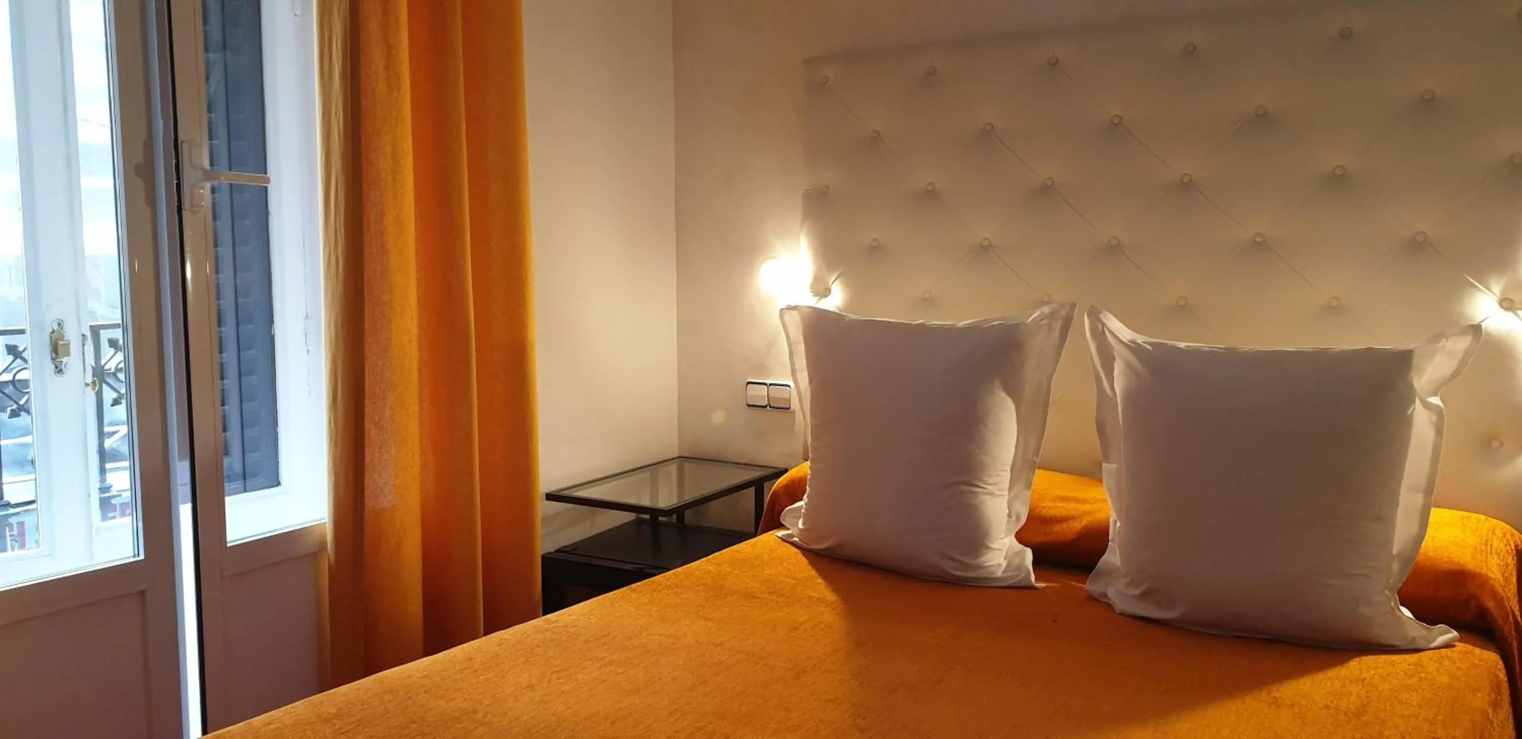 Bed in Hostal Las Fuentes