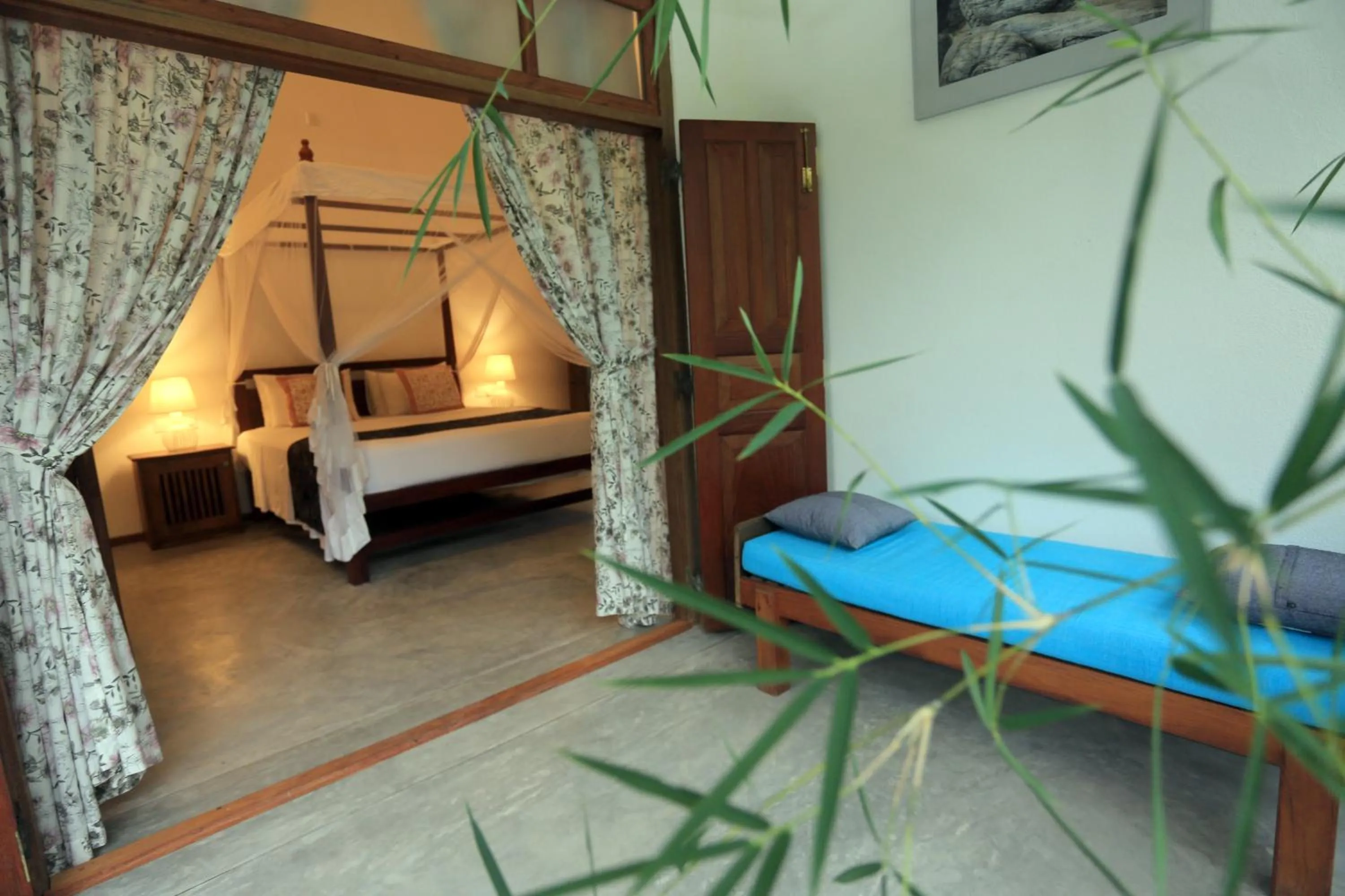 Photo of the whole room, Bed in Halcyon Galle