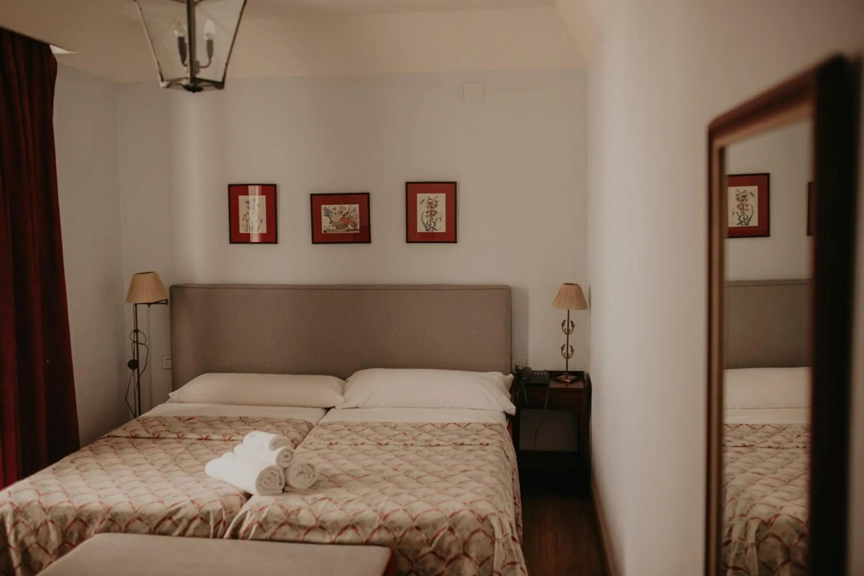 Bed in Hotel Posada de Valdezufre Bed in Hotel Posada de Valdezufre