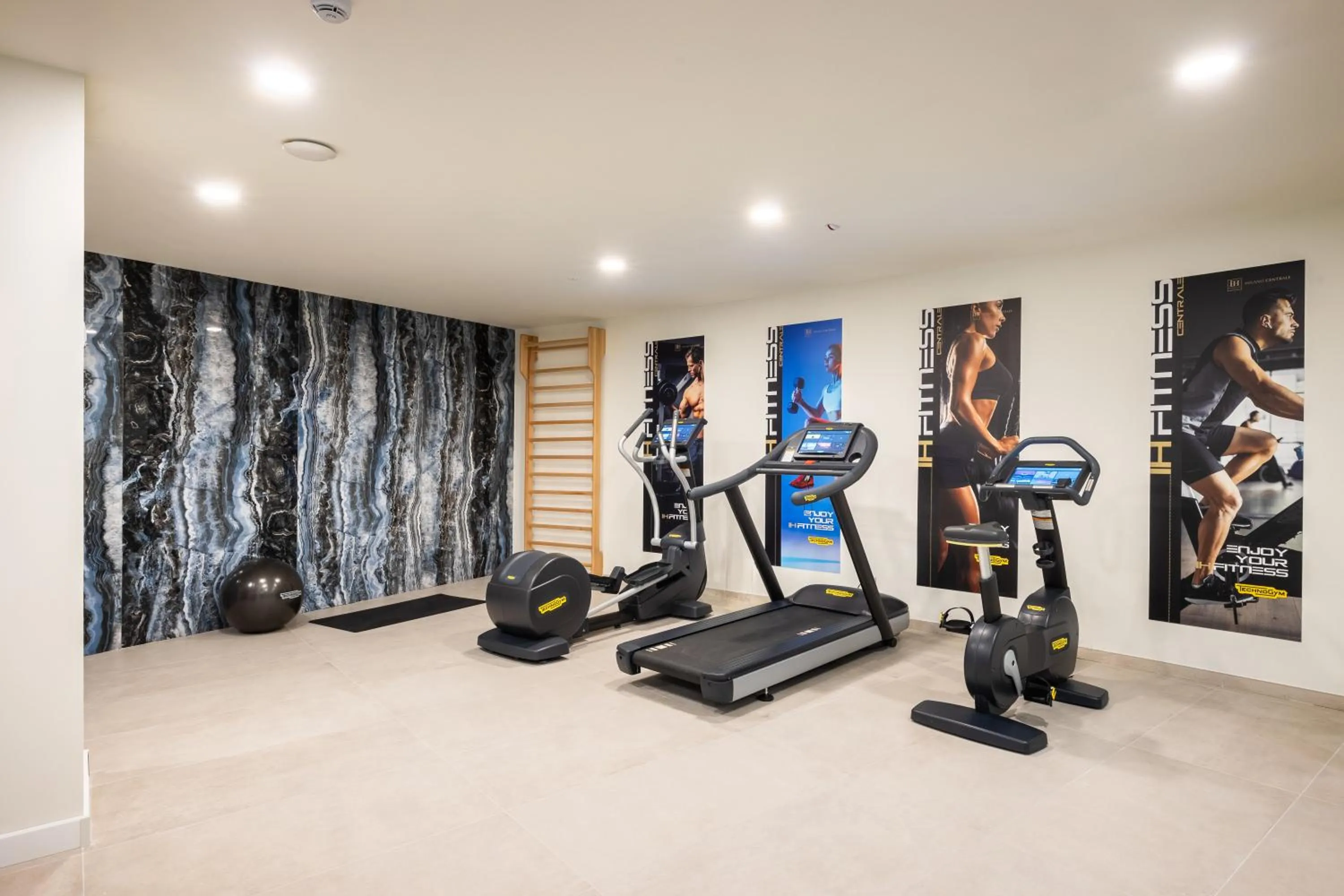 Fitness centre/facilities in IH Hotels Milano Centrale