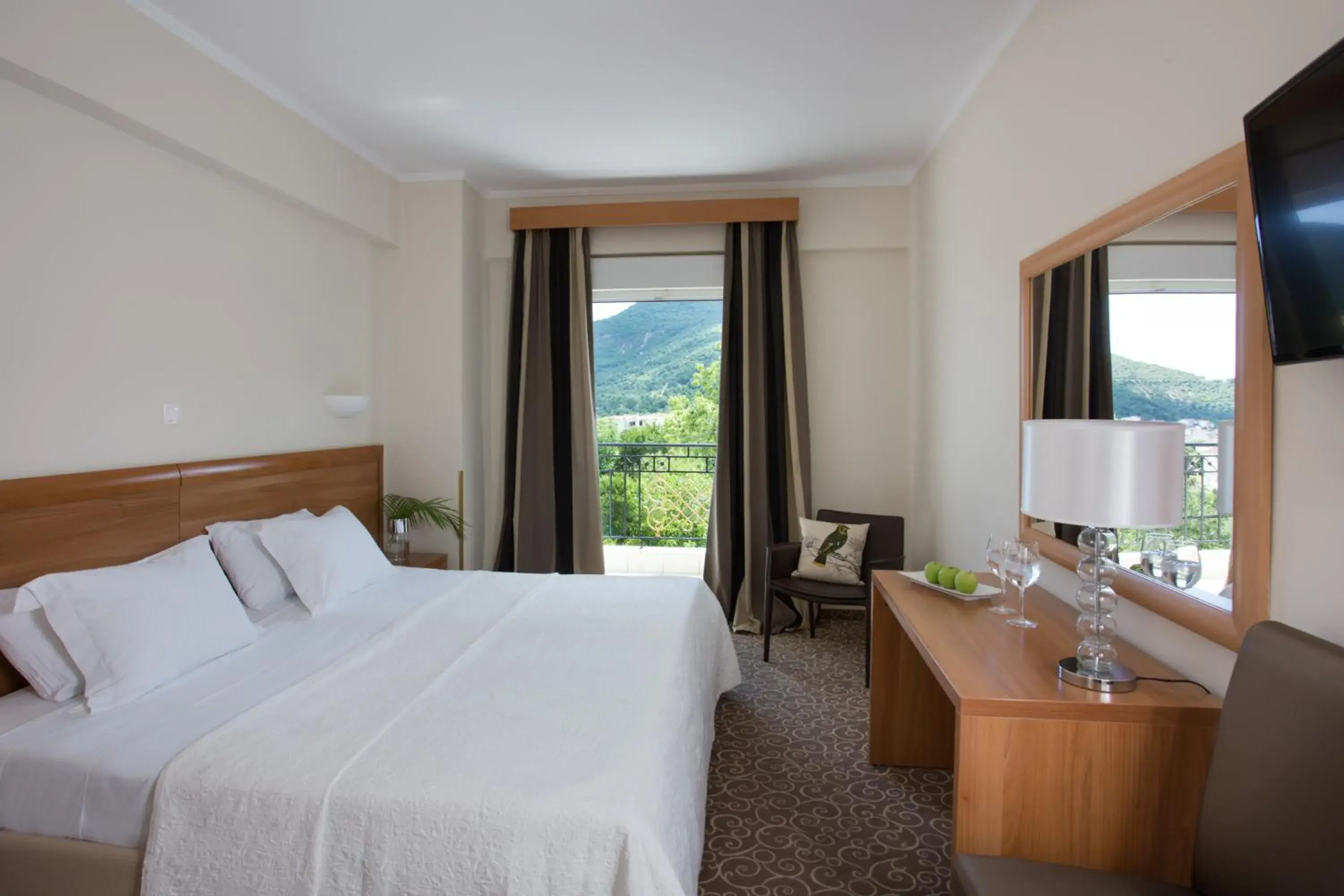 Double/Twin Room in Chloe Luxury Hotel Double/Twin Room in Chloe Luxury Hotel