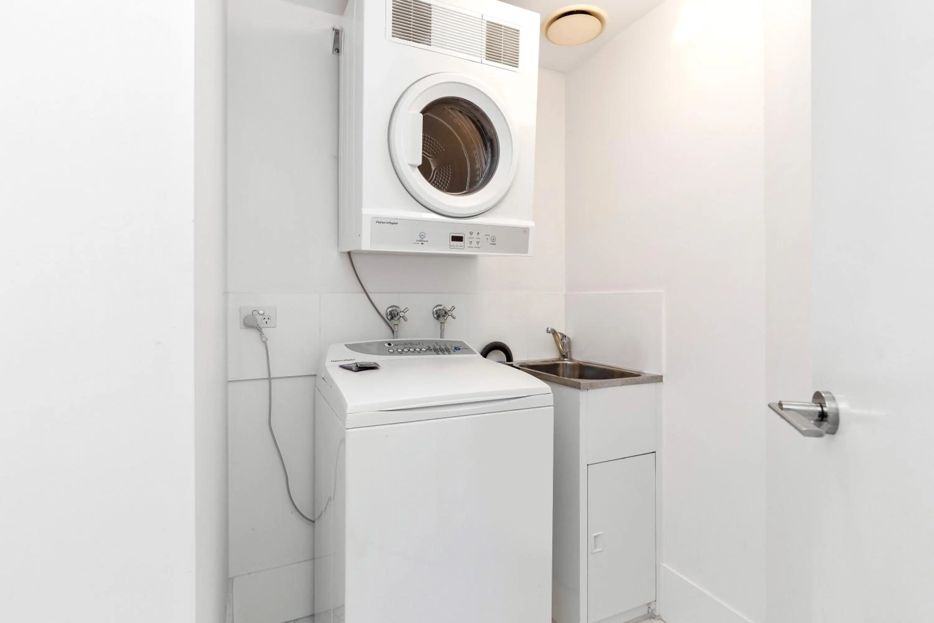 washing machine in Skyline hosted by AAB