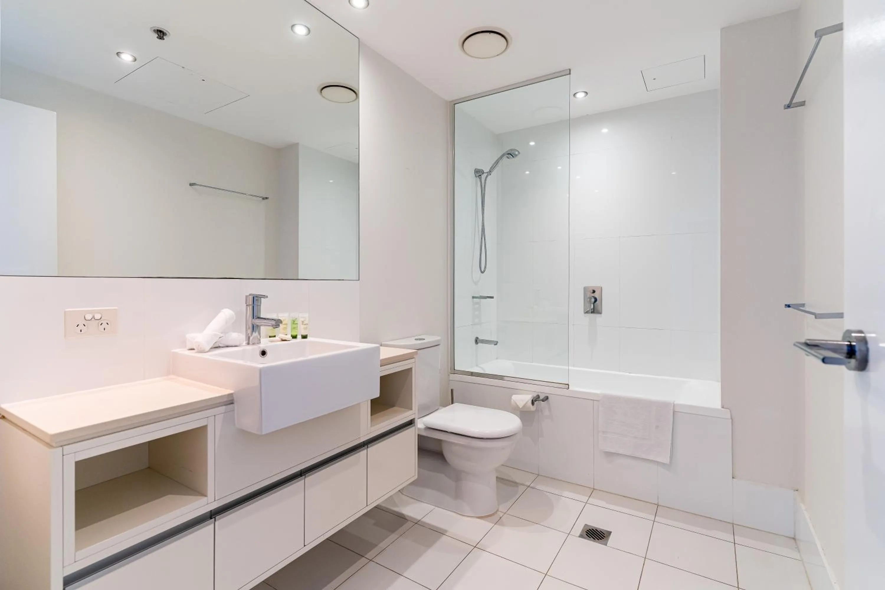 Shower in Skyline hosted by AAB
