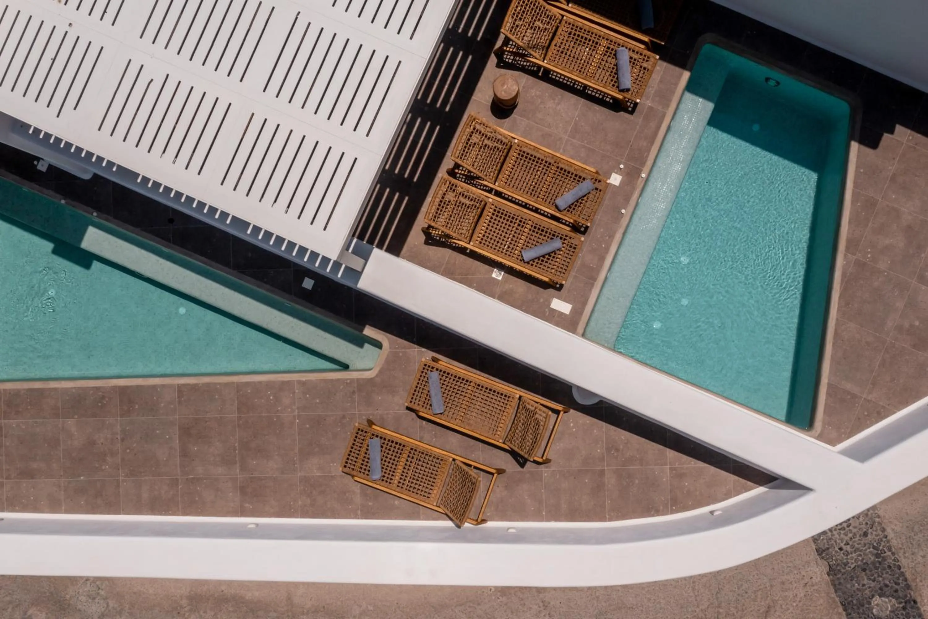 Property building in Victoria Caves