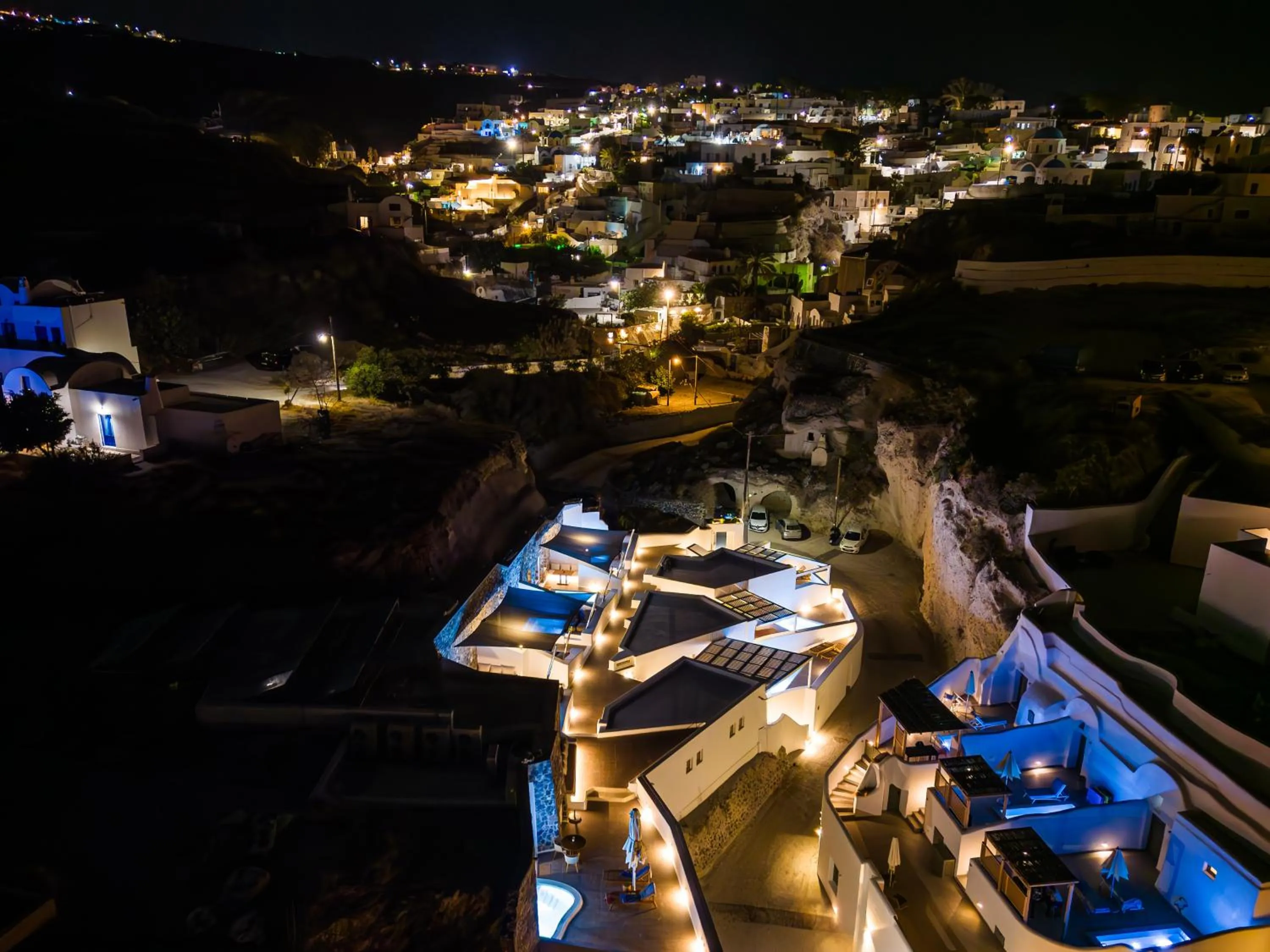 Property building in Victoria Caves