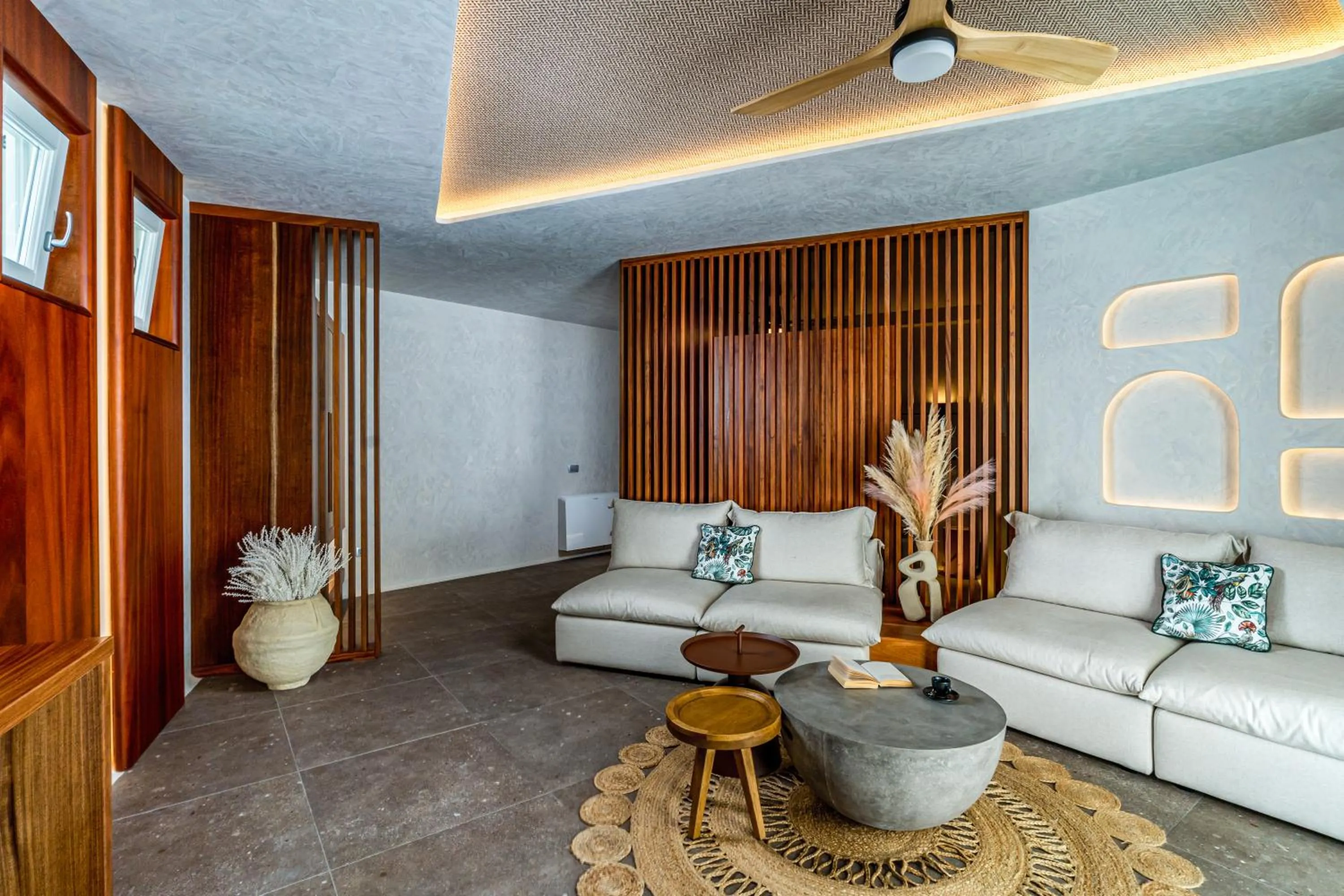 Living room in Victoria Caves