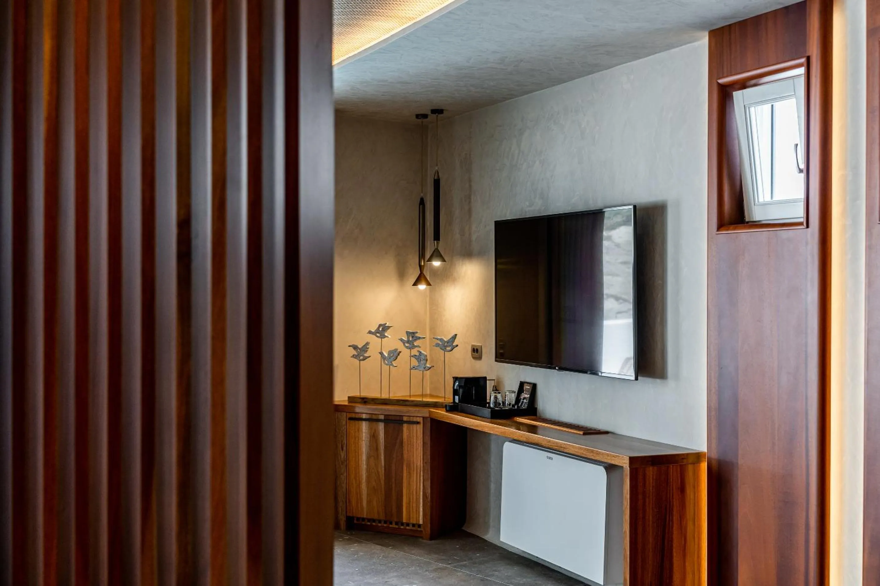 TV and multimedia in Victoria Caves