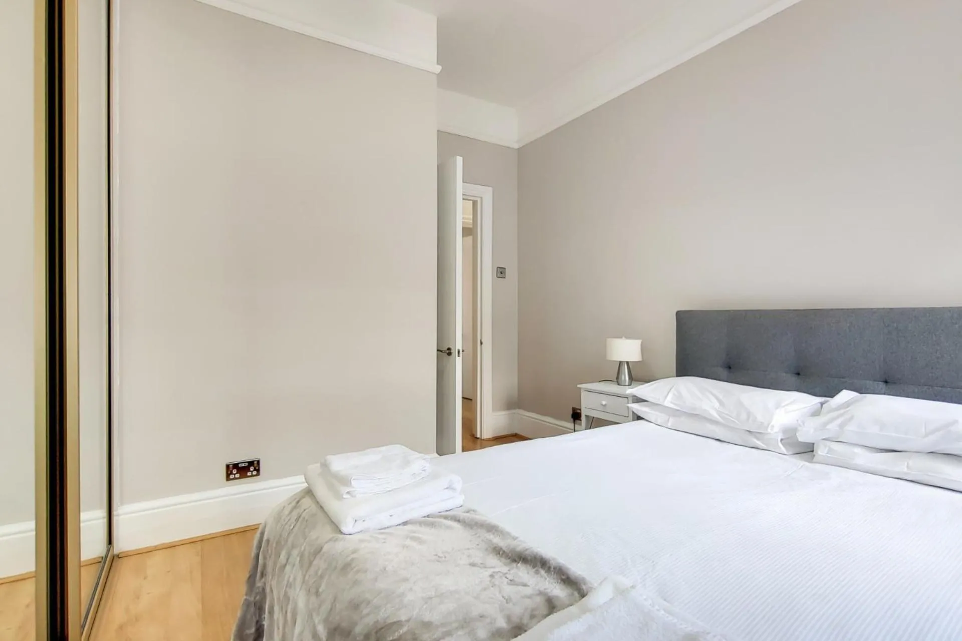 Oxford Street Central Apartments