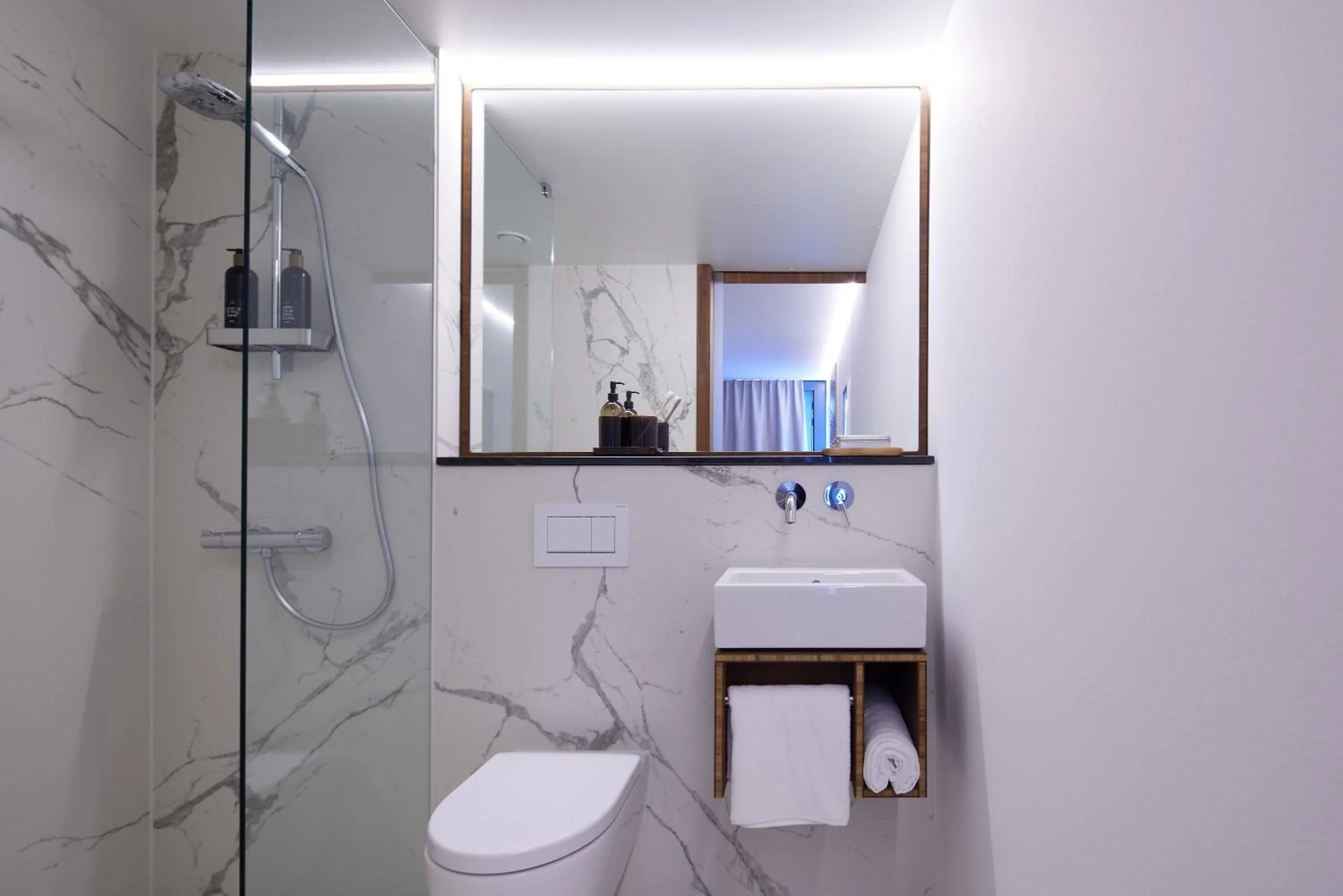 Shower in TIN INN Erkelenz