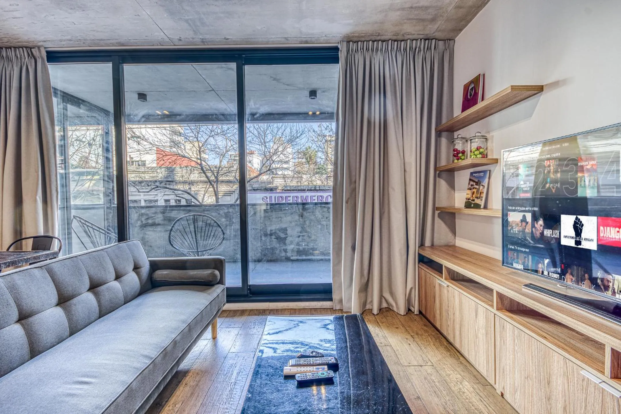 TV and multimedia in Live Soho Boutique Apartments Palermo Hollywood