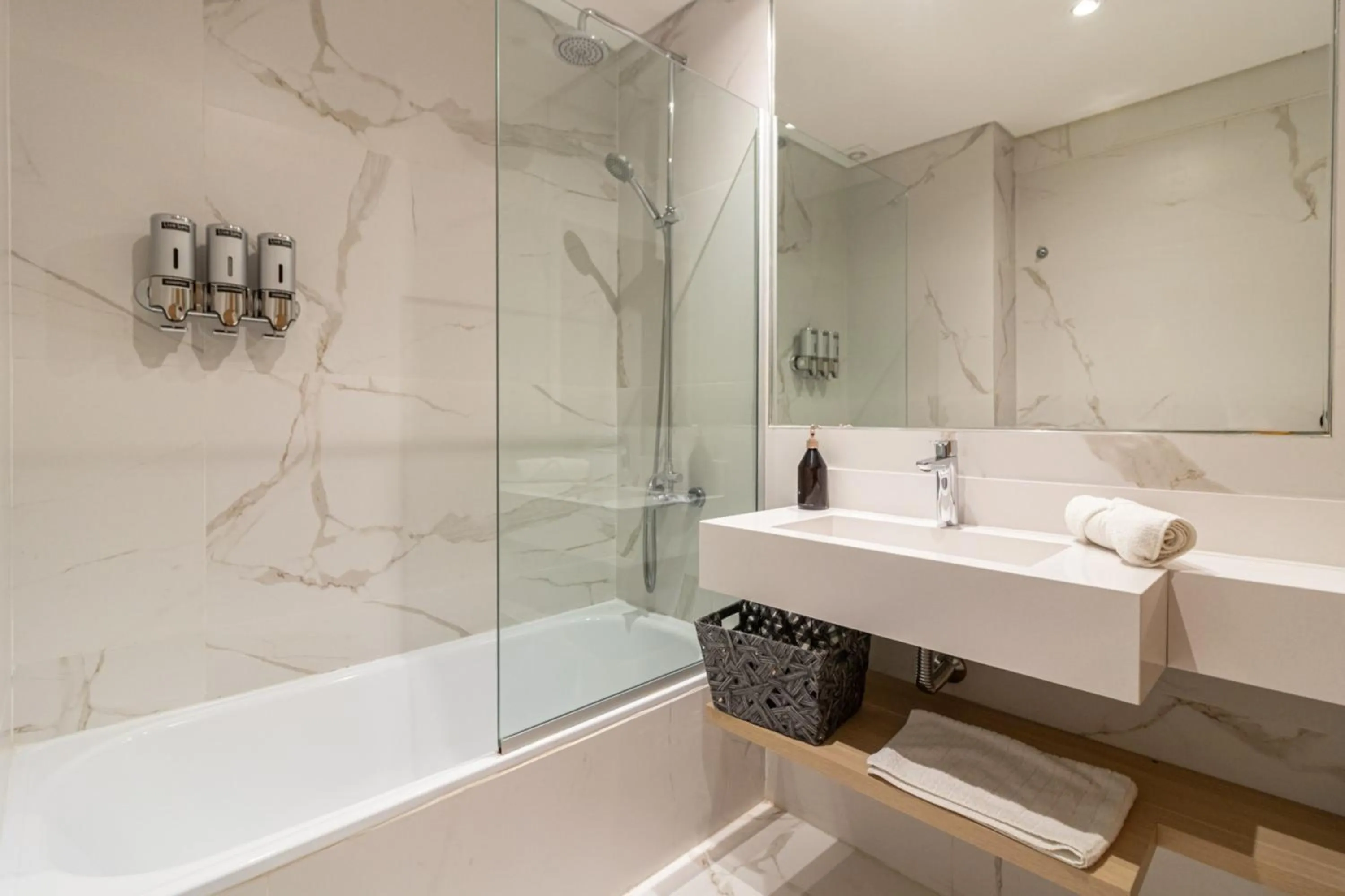 Shower in Live Soho Boutique Apartments Palermo Hollywood