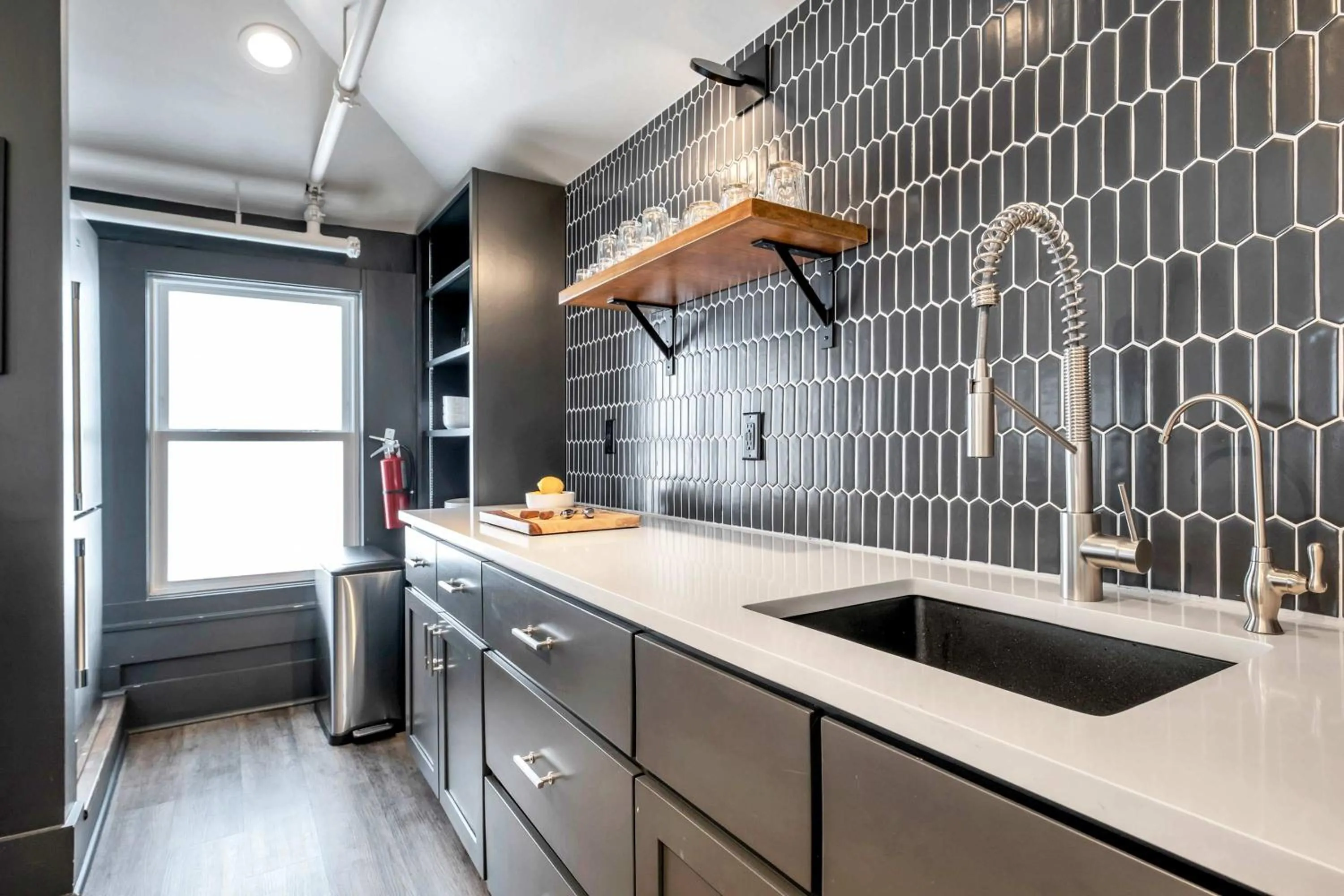 Skyline Suite with Penthouse & Rooftop Deck 6BR by Maddox Hotel