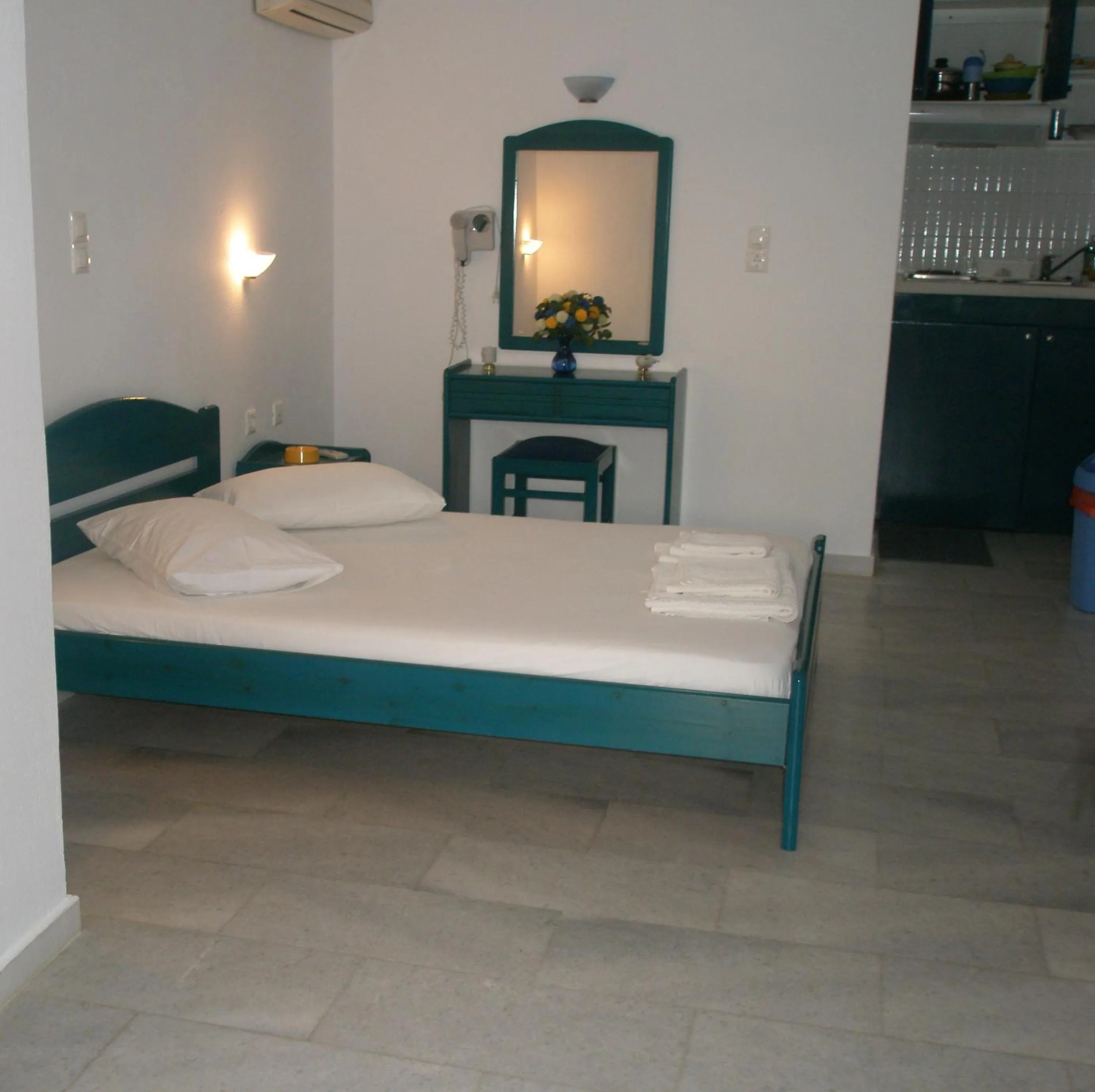 Photo of the whole room, Bed in Colosseo Star