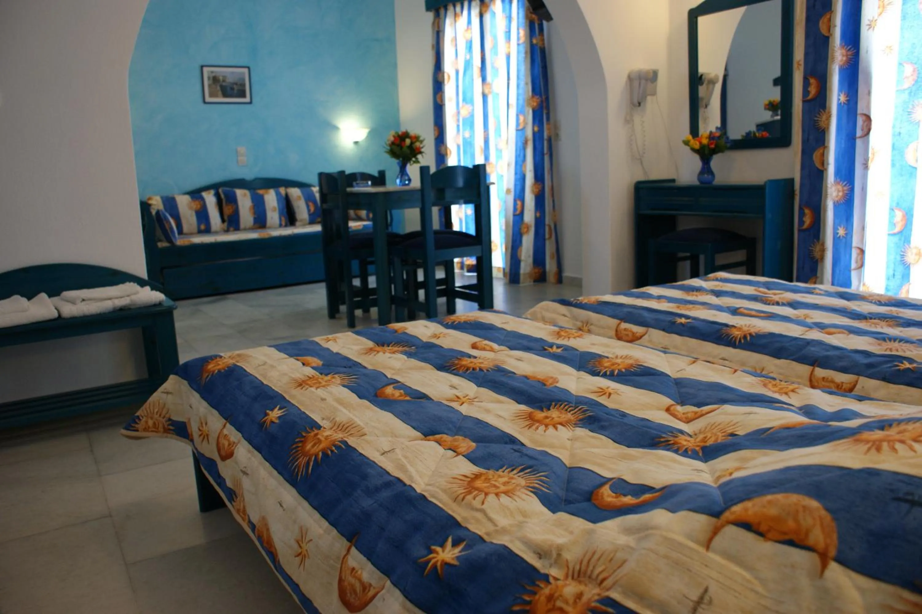 Kitchen or kitchenette, Bed in Colosseo Star