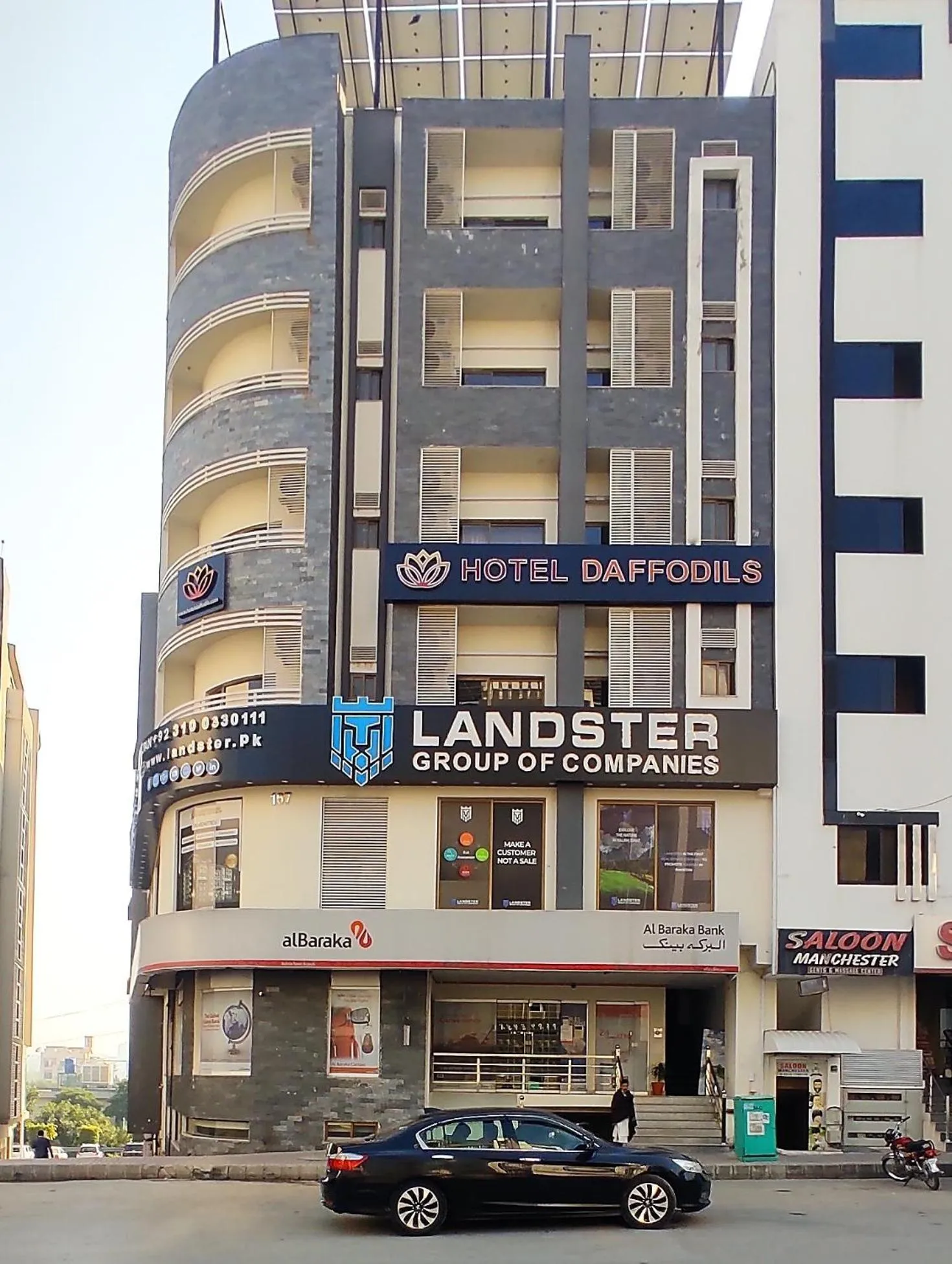 Property building in Hotel Daffodils