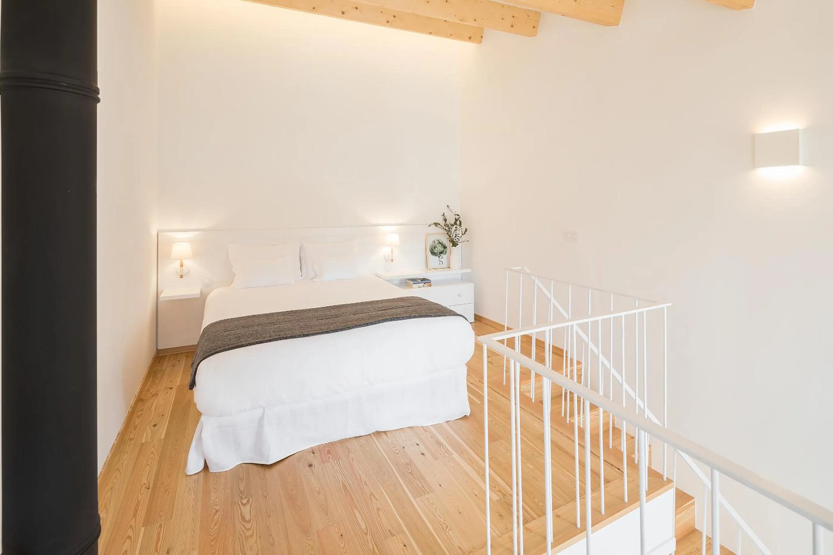 Bedroom, Bed in Casas Rossio by Casas com Estória Boutique Houses