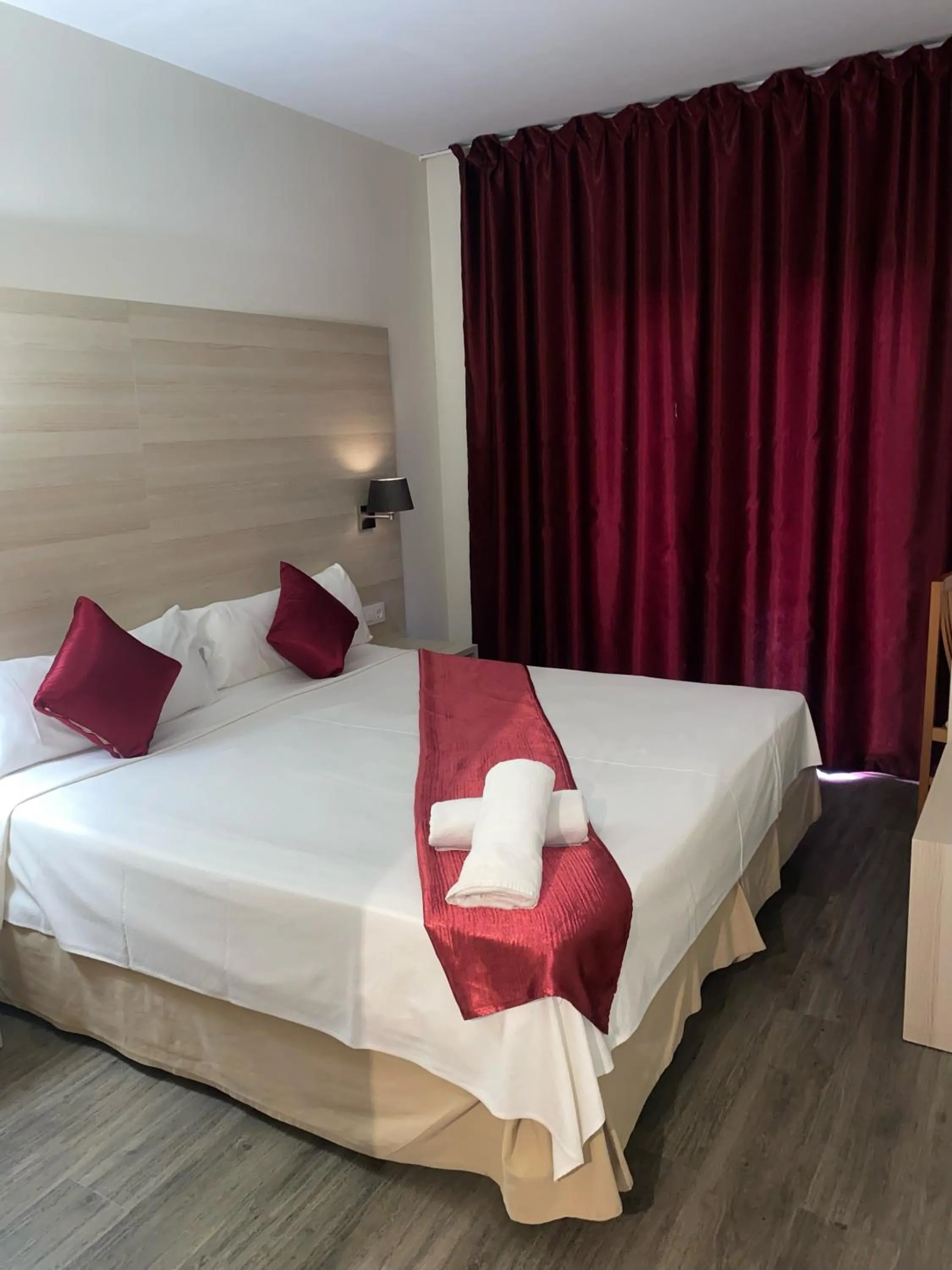 Bedroom, Bed in Hotel Norai