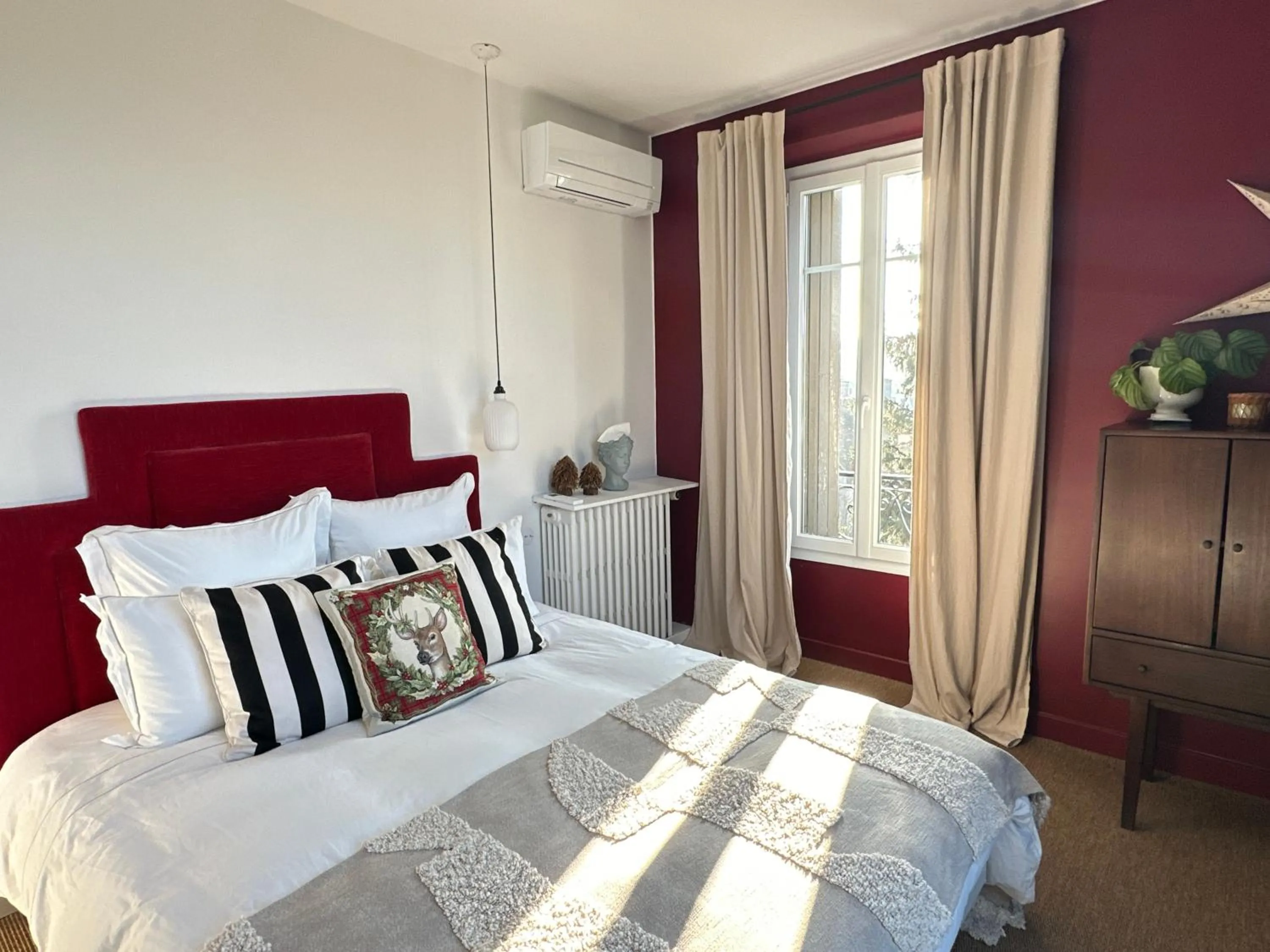 Bed in LA GRANDE MAISON LGM