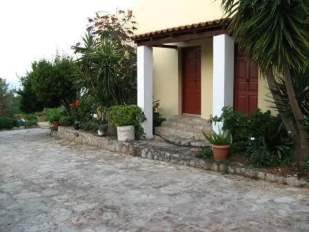 Facade/entrance in Hotel Heleni Apartments