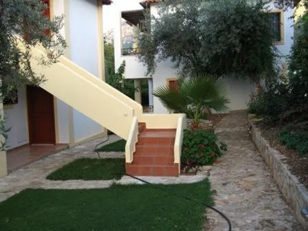 Garden in Hotel Heleni Apartments