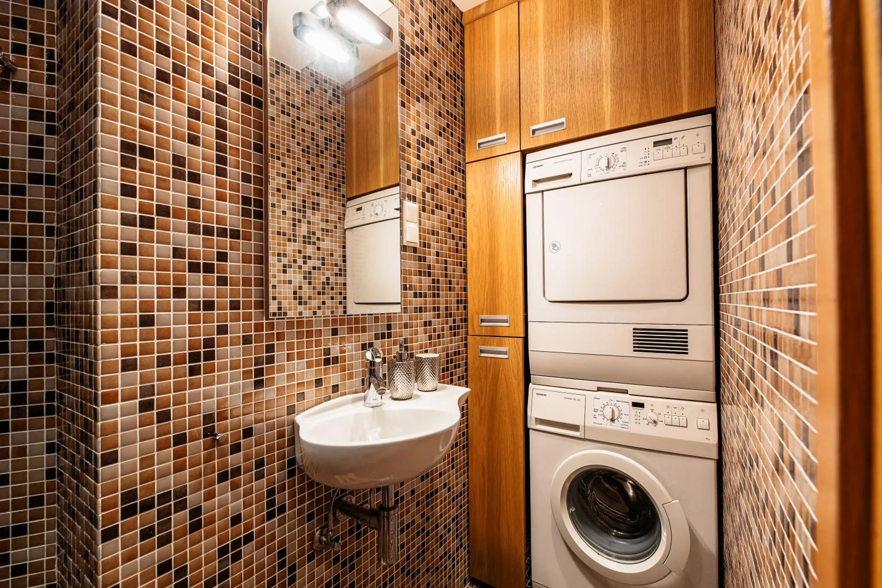 Shower in AirHome - Golden Fish