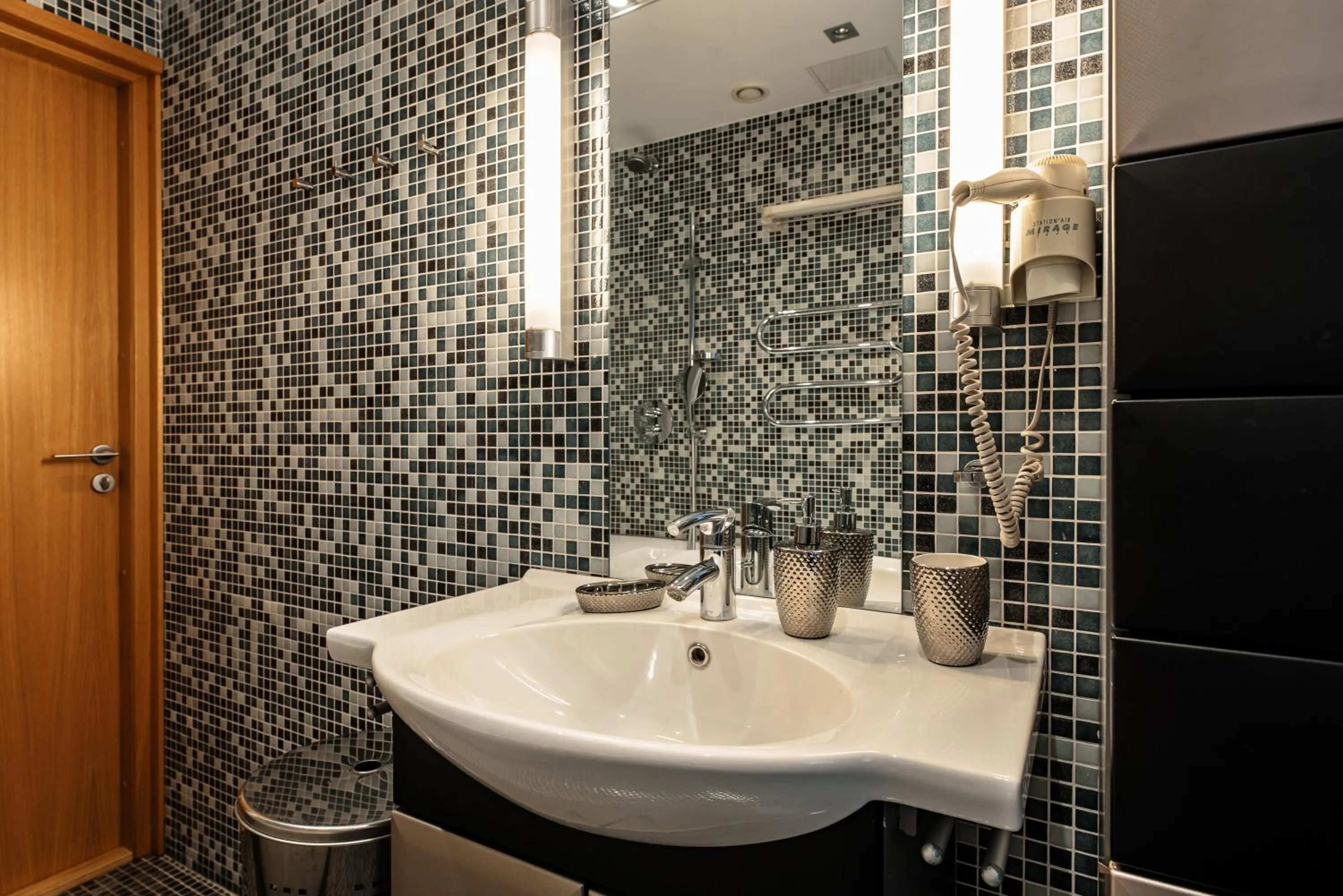 Bathroom in AirHome - Golden Fish