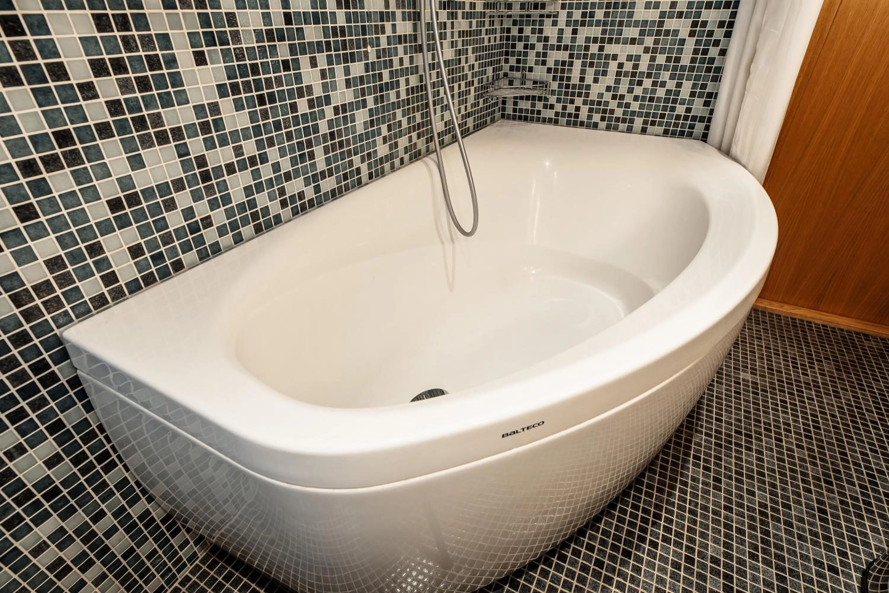 Bathroom in AirHome - Golden Fish