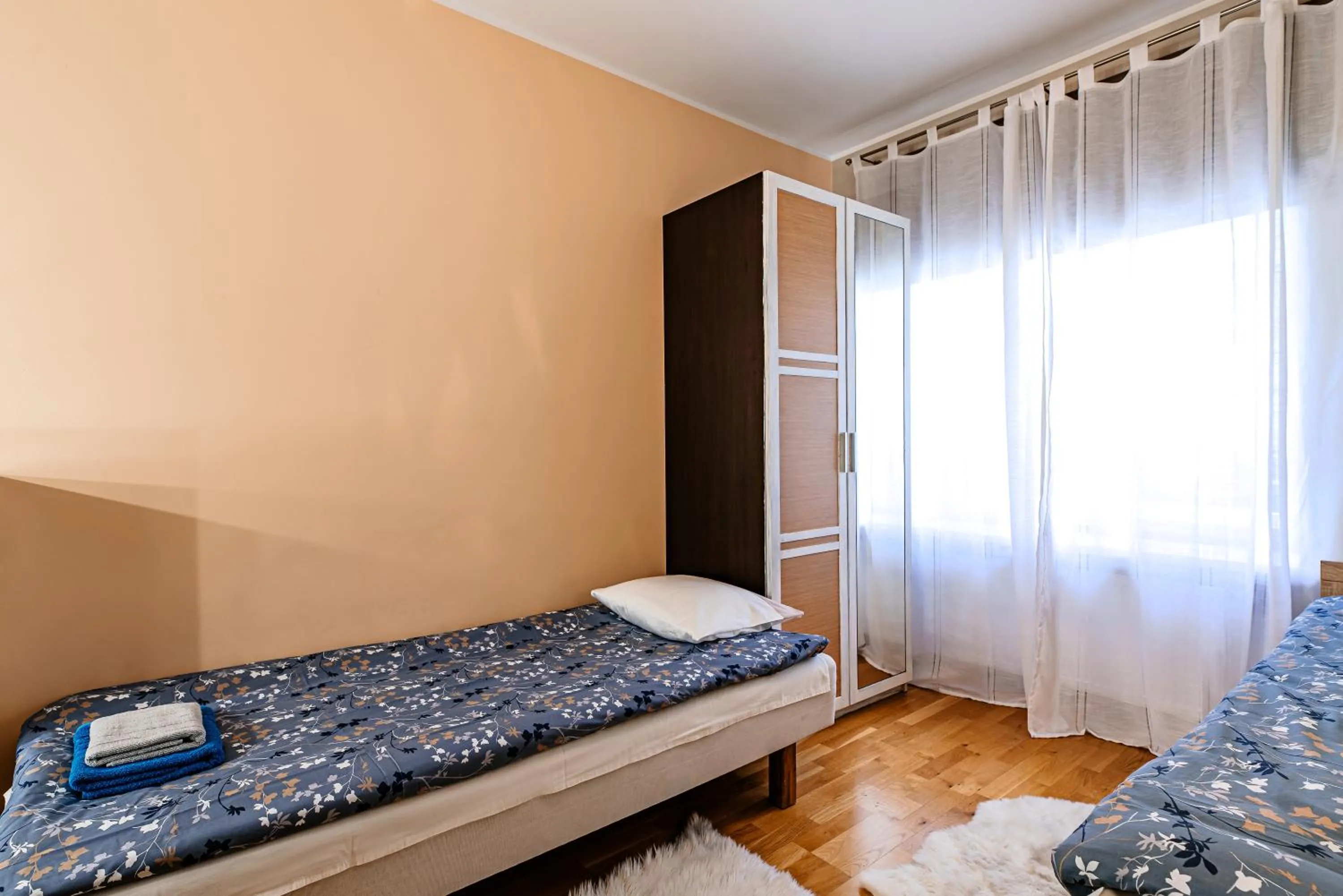 Bed in AirHome - Golden Fish