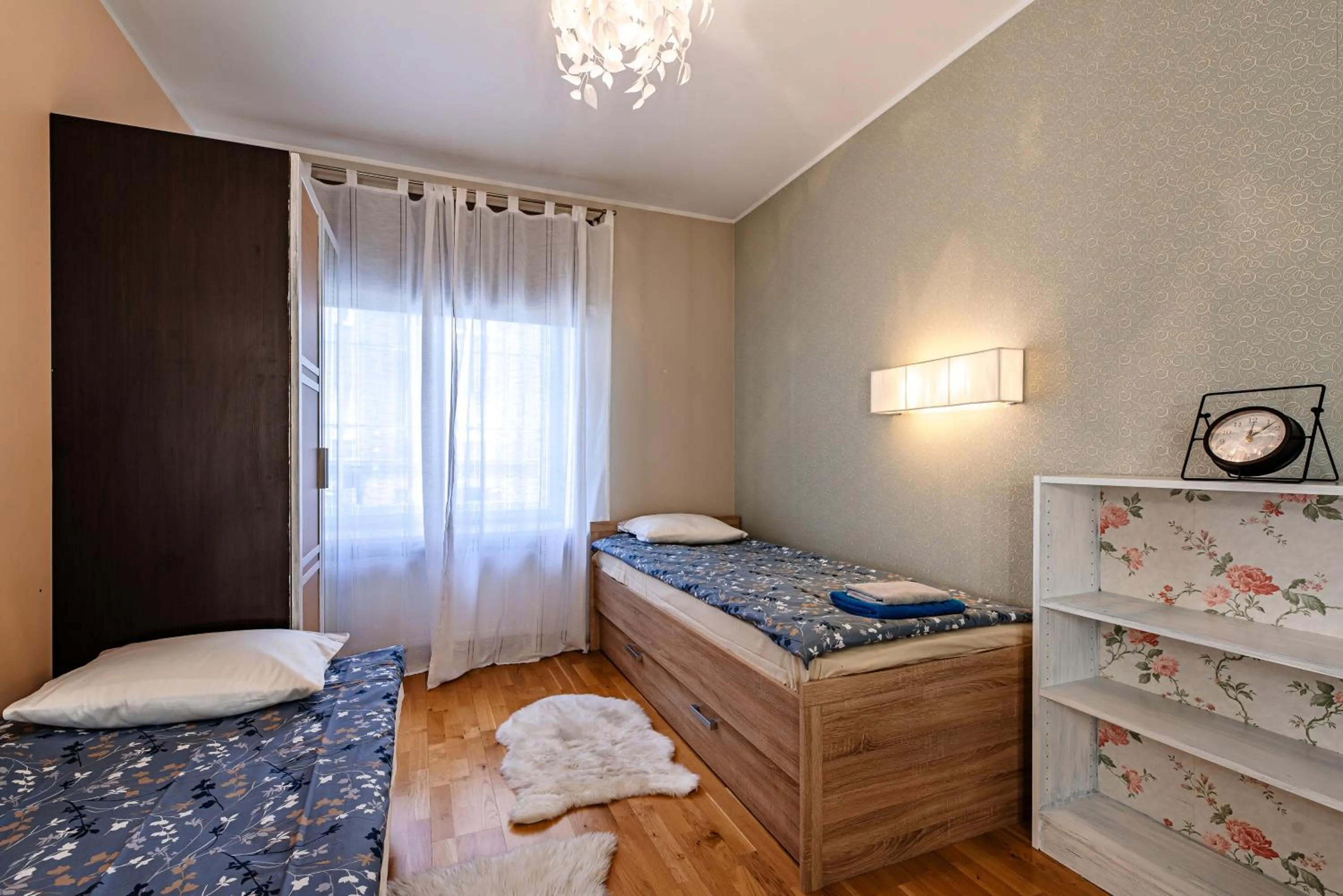 Bed in AirHome - Golden Fish