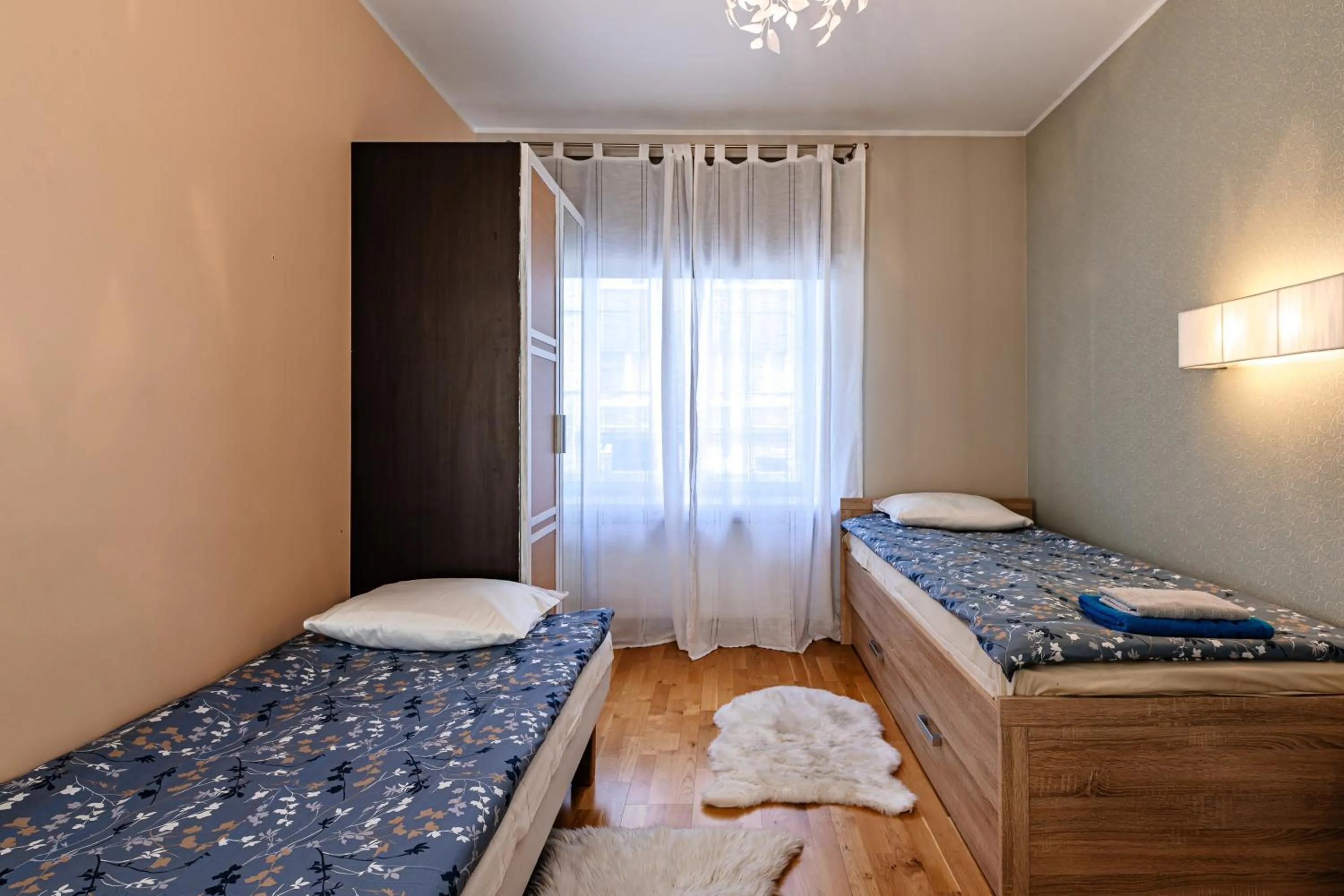 Bed in AirHome - Golden Fish