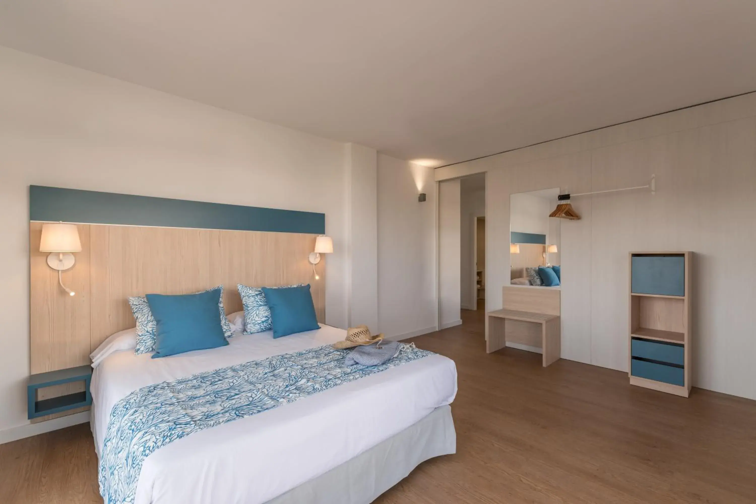 Bed in Hotel Salou Beach Family Rentalmar Bed in Hotel Salou Beach Family Rentalmar