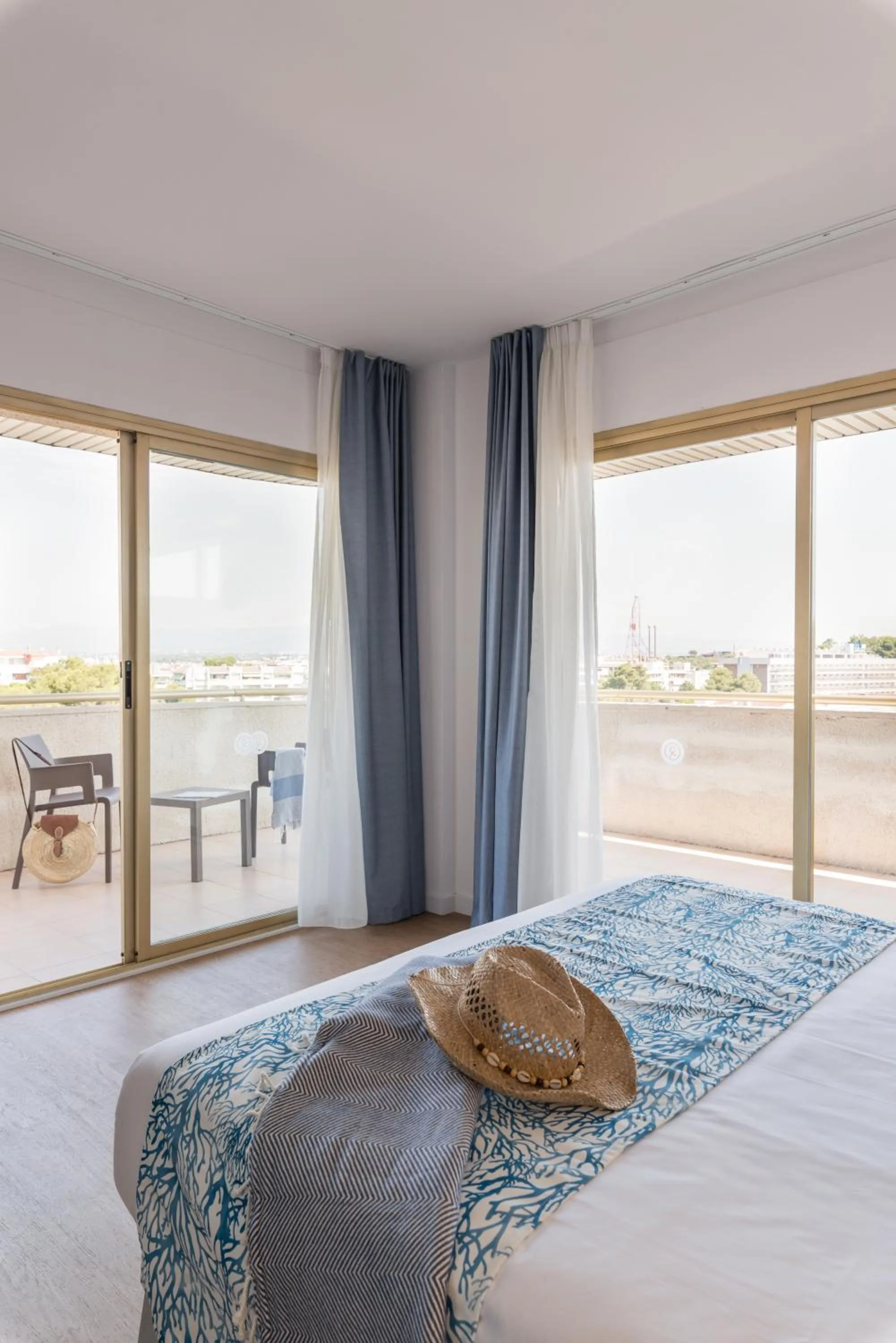 Bed in Hotel Salou Beach Family Rentalmar