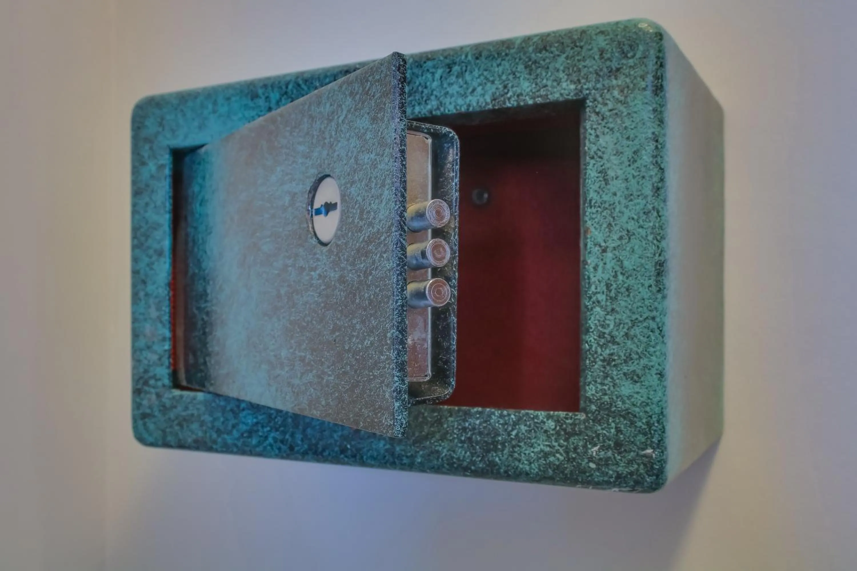 safe in Alexis Hotel