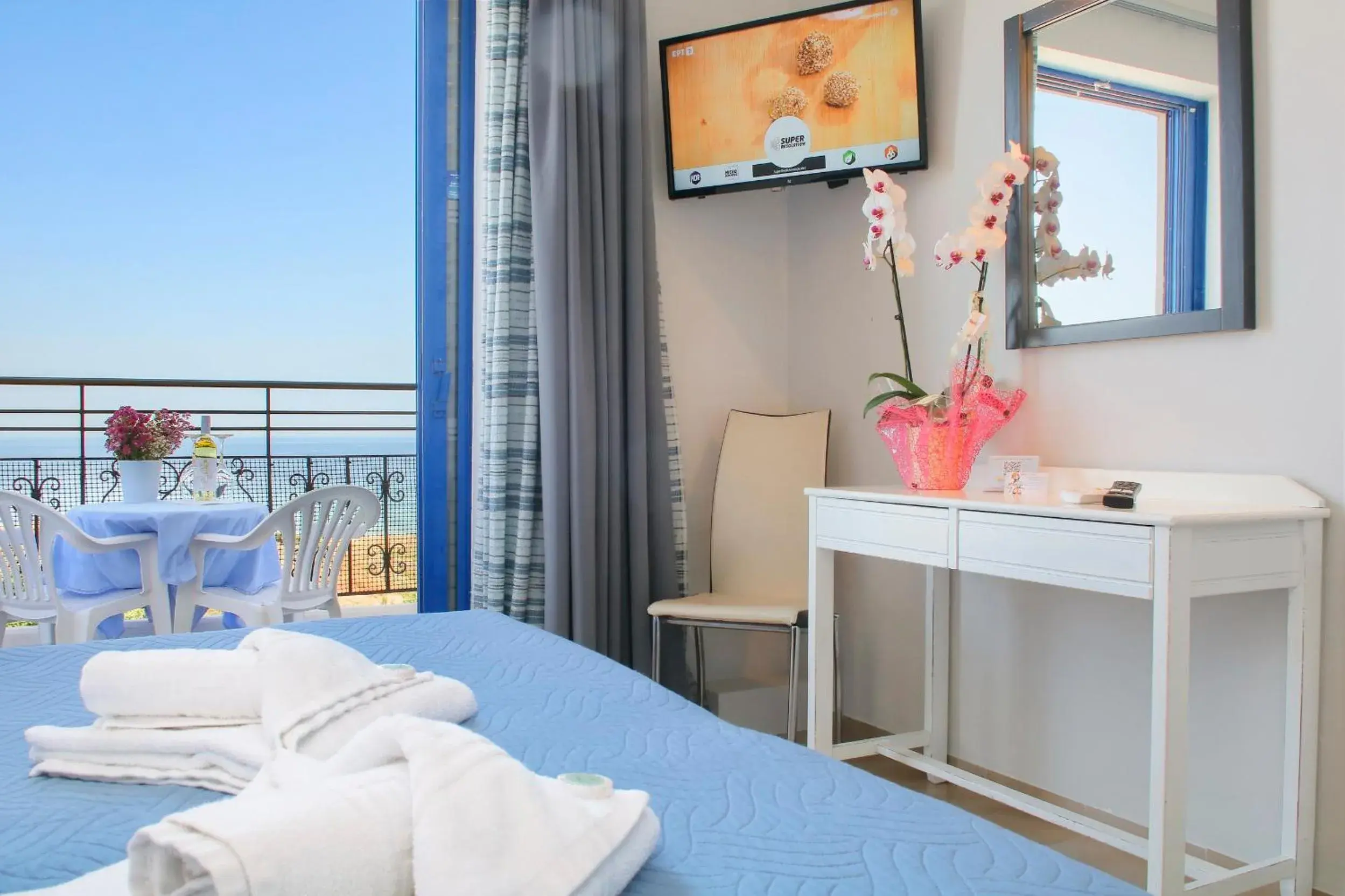 Bed in Alexis Hotel Bed in Alexis Hotel