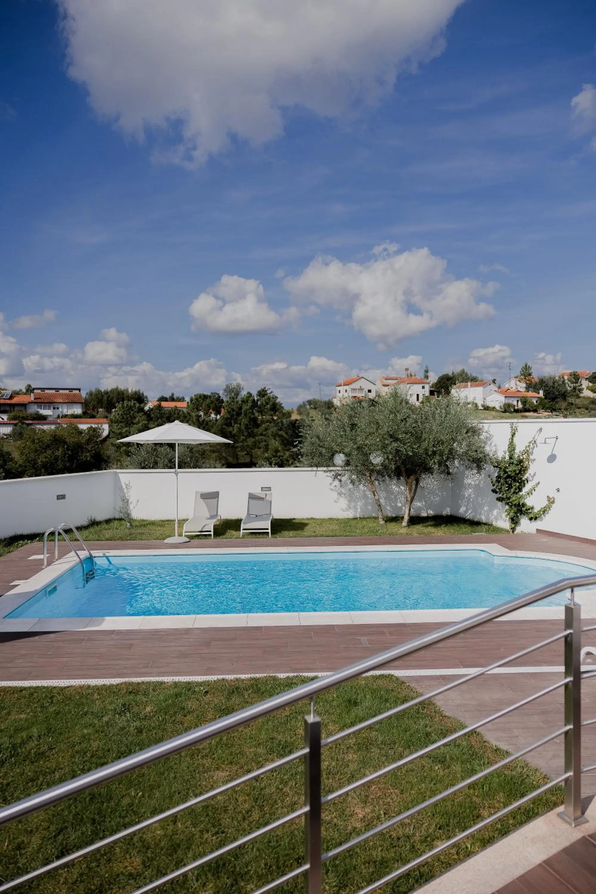 Pool view in Alojamento Jasmine