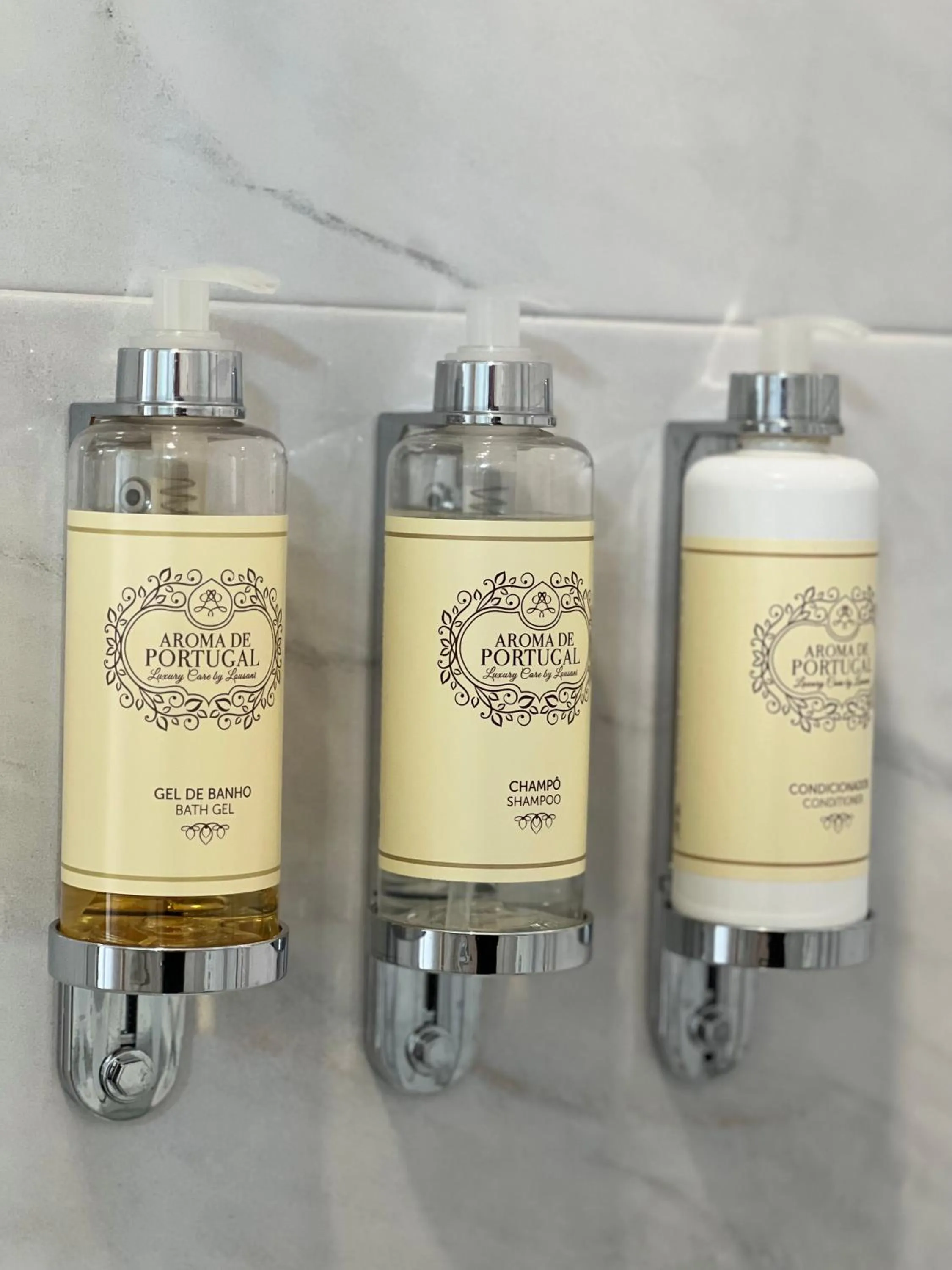 Shower in Alojamento Jasmine