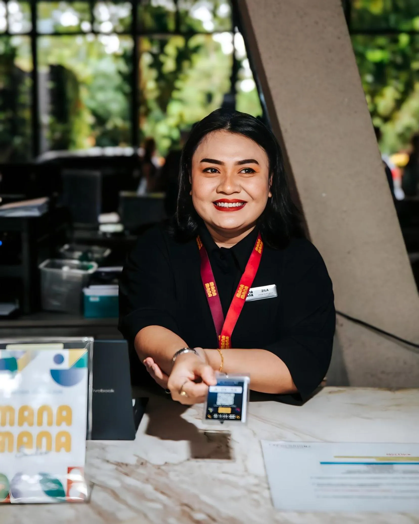 Staff in EXPRESSIONZ KLCC BY MANA-MANA