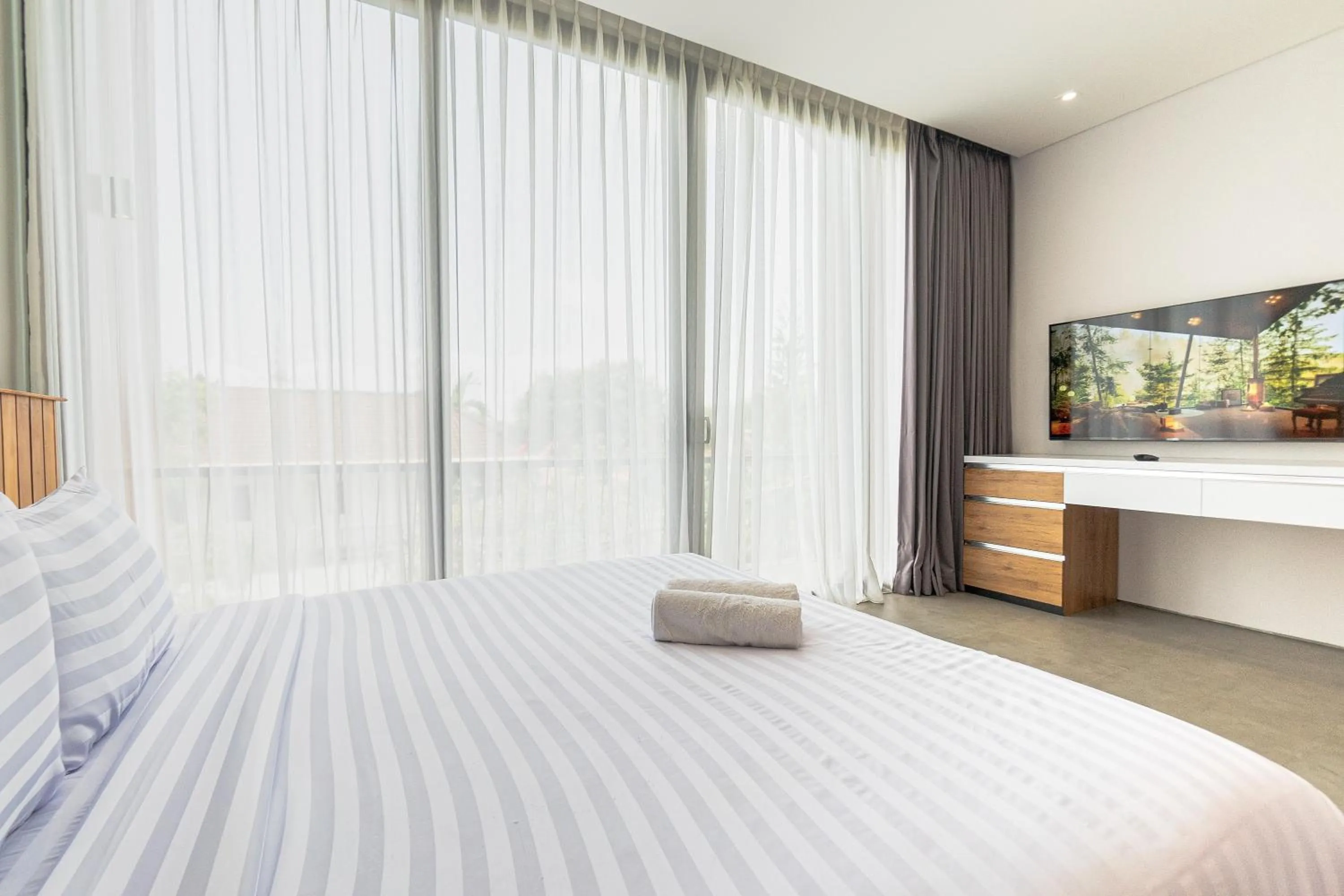 Photo of the whole room in Forseti Athena