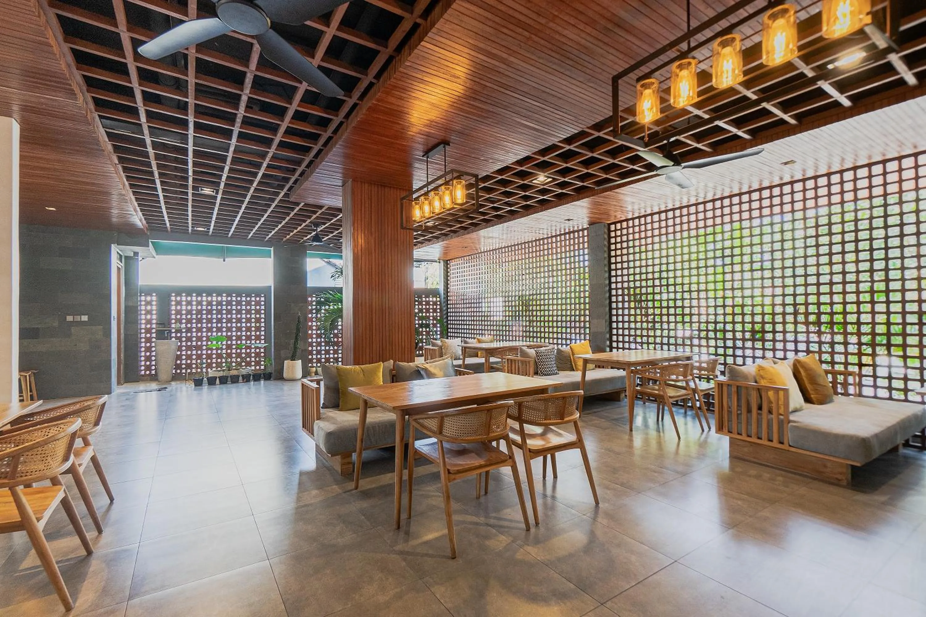 Restaurant/places to eat in Forseti Athena