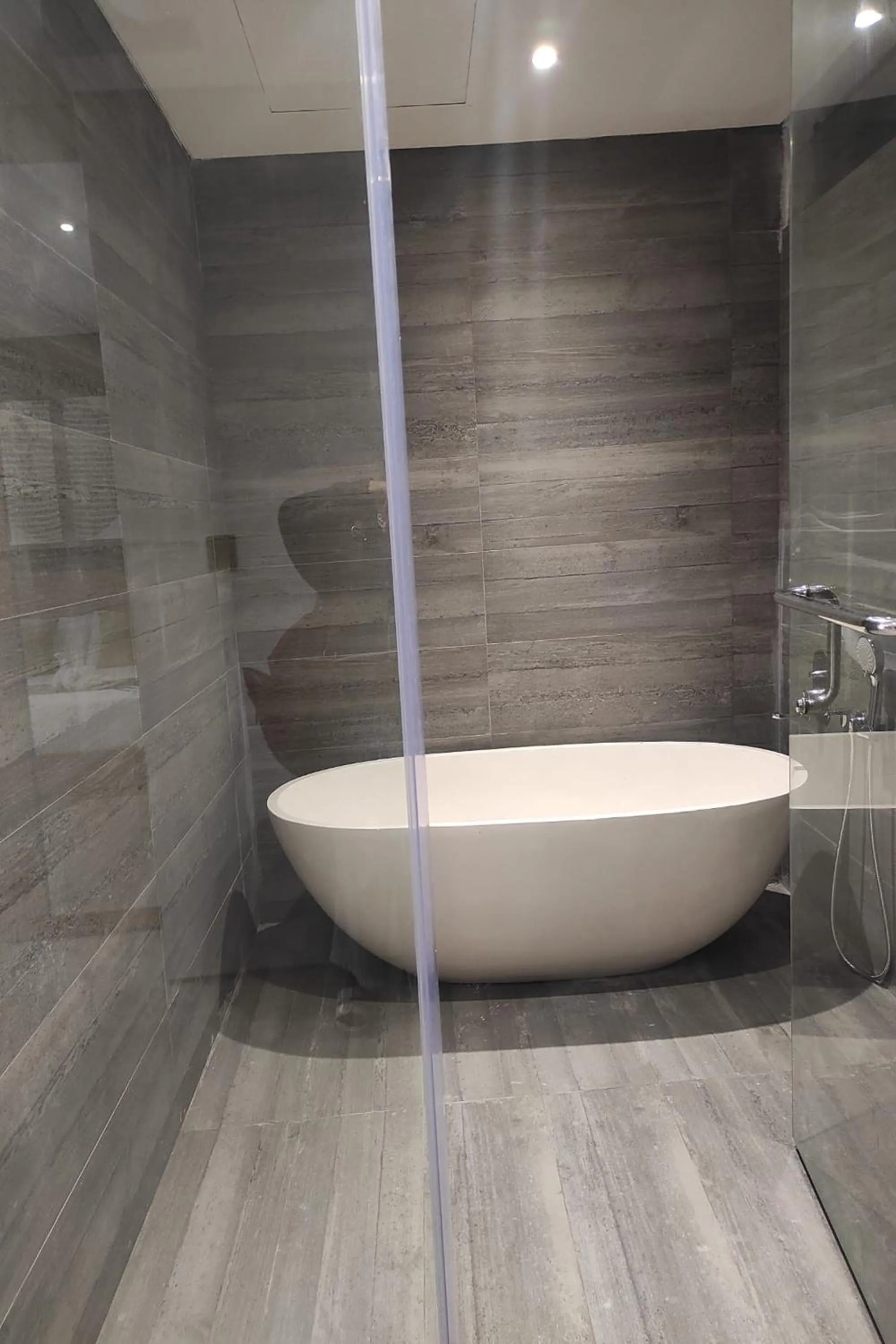 Shower in Forseti Athena