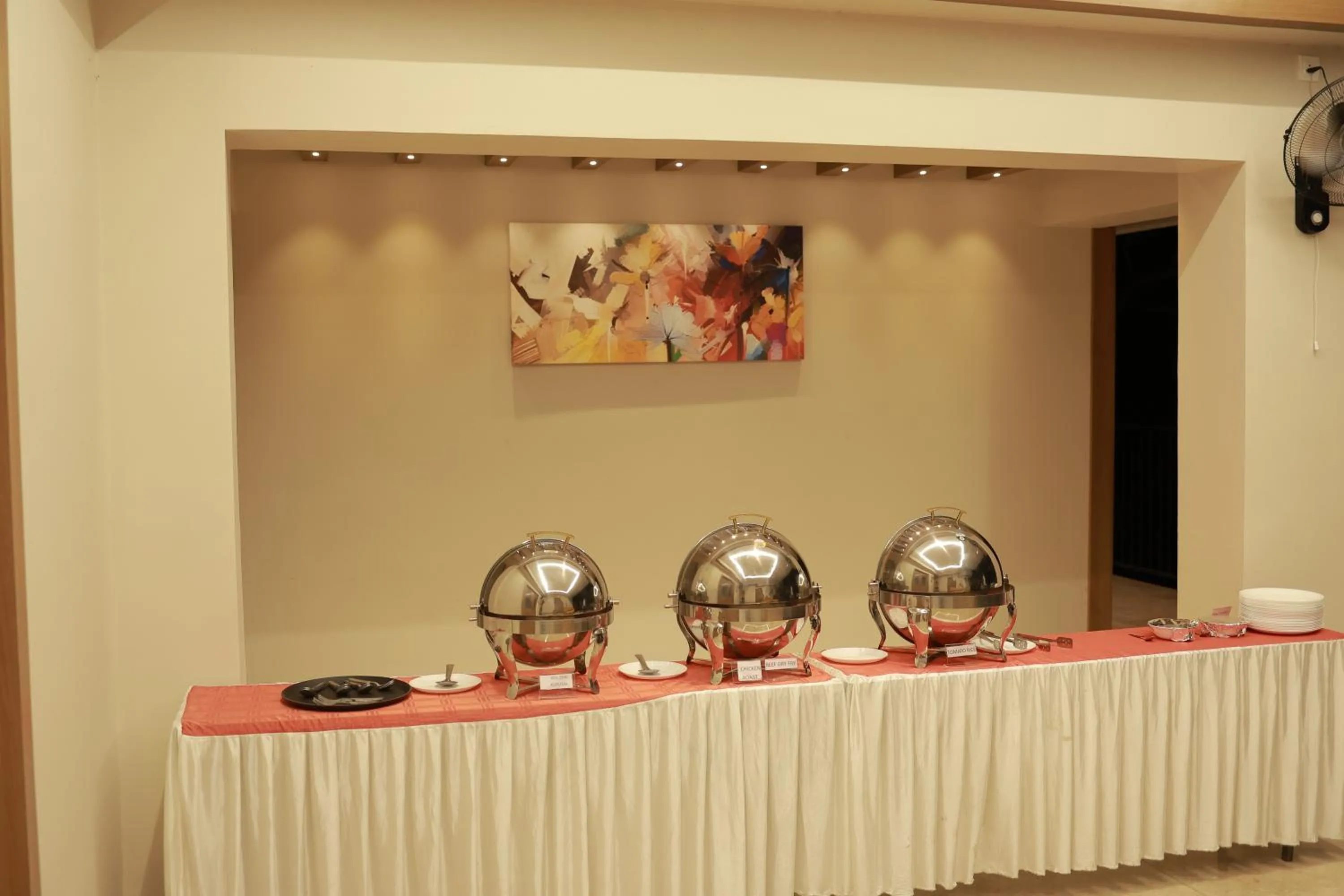 Restaurant/places to eat in CMK HABITAT CENTRE