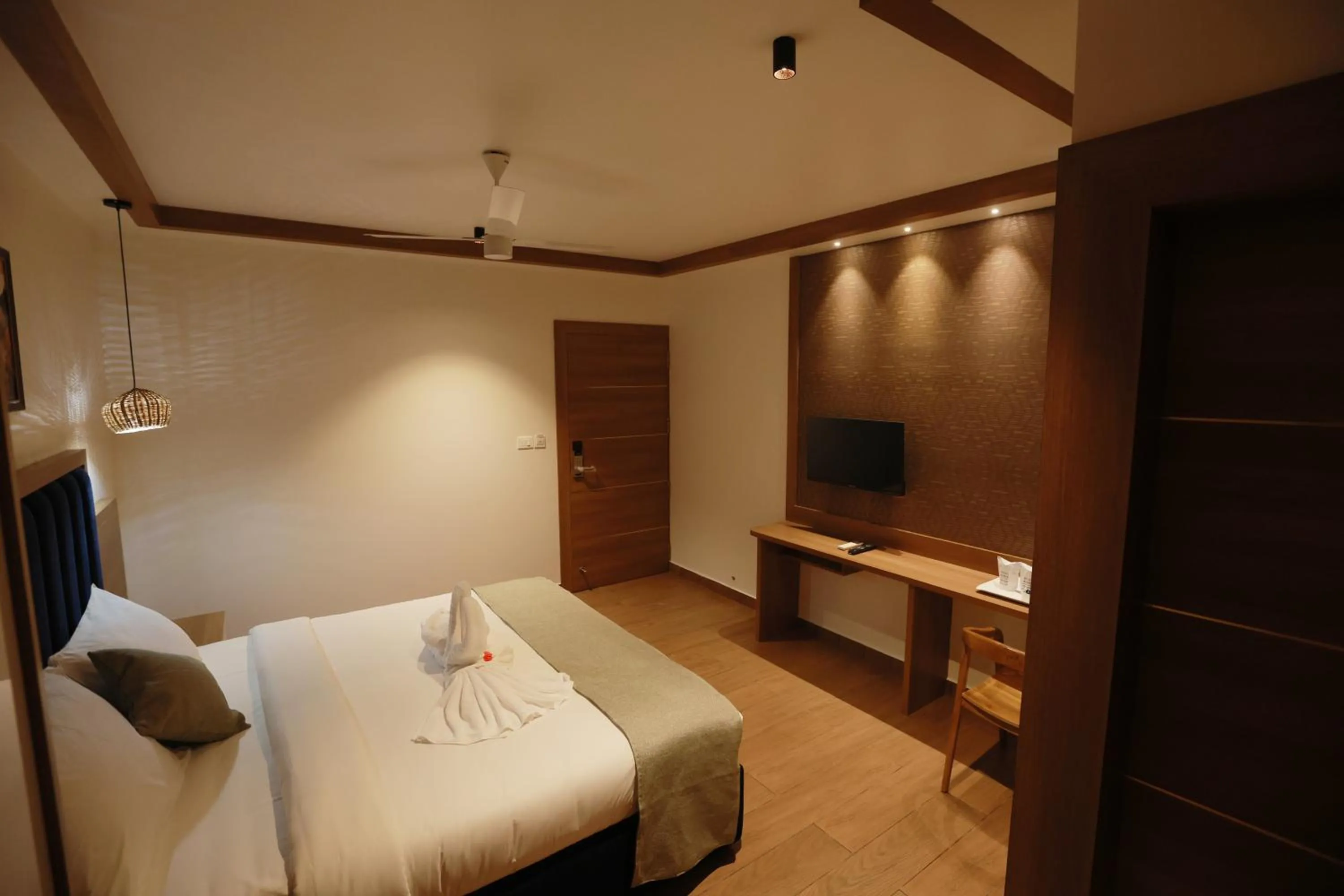 Bed in CMK HABITAT CENTRE