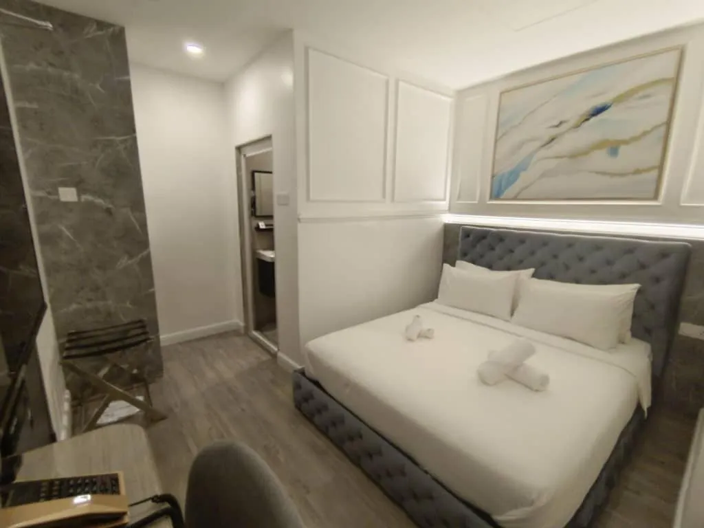 Photo of the whole room, Bed in Frazel Heritage Hotel