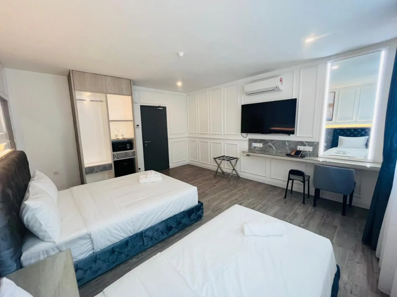 TV and multimedia, Bed in Frazel Heritage Hotel