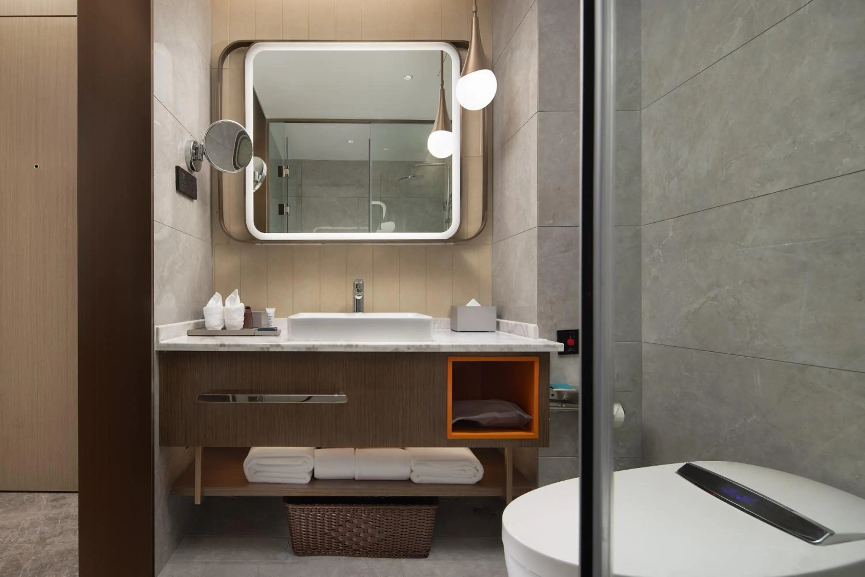 Bathroom in Home2 Suites By Hilton Wuhan Hankou Railway Station