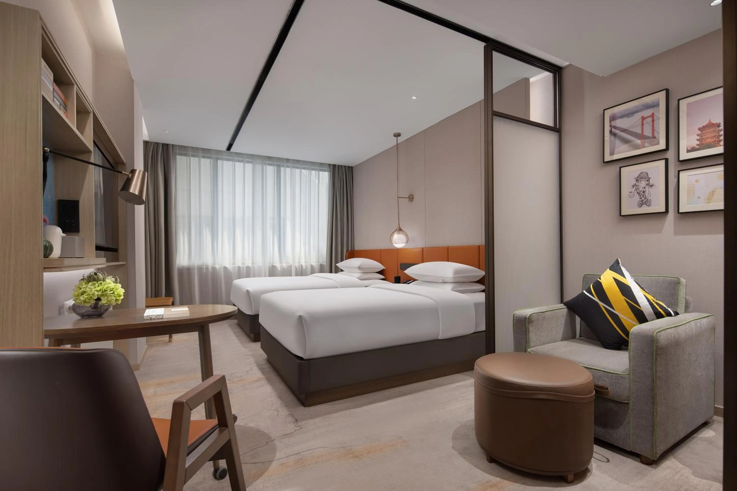 Photo of the whole room, Bed in Home2 Suites By Hilton Wuhan Hankou Railway Station