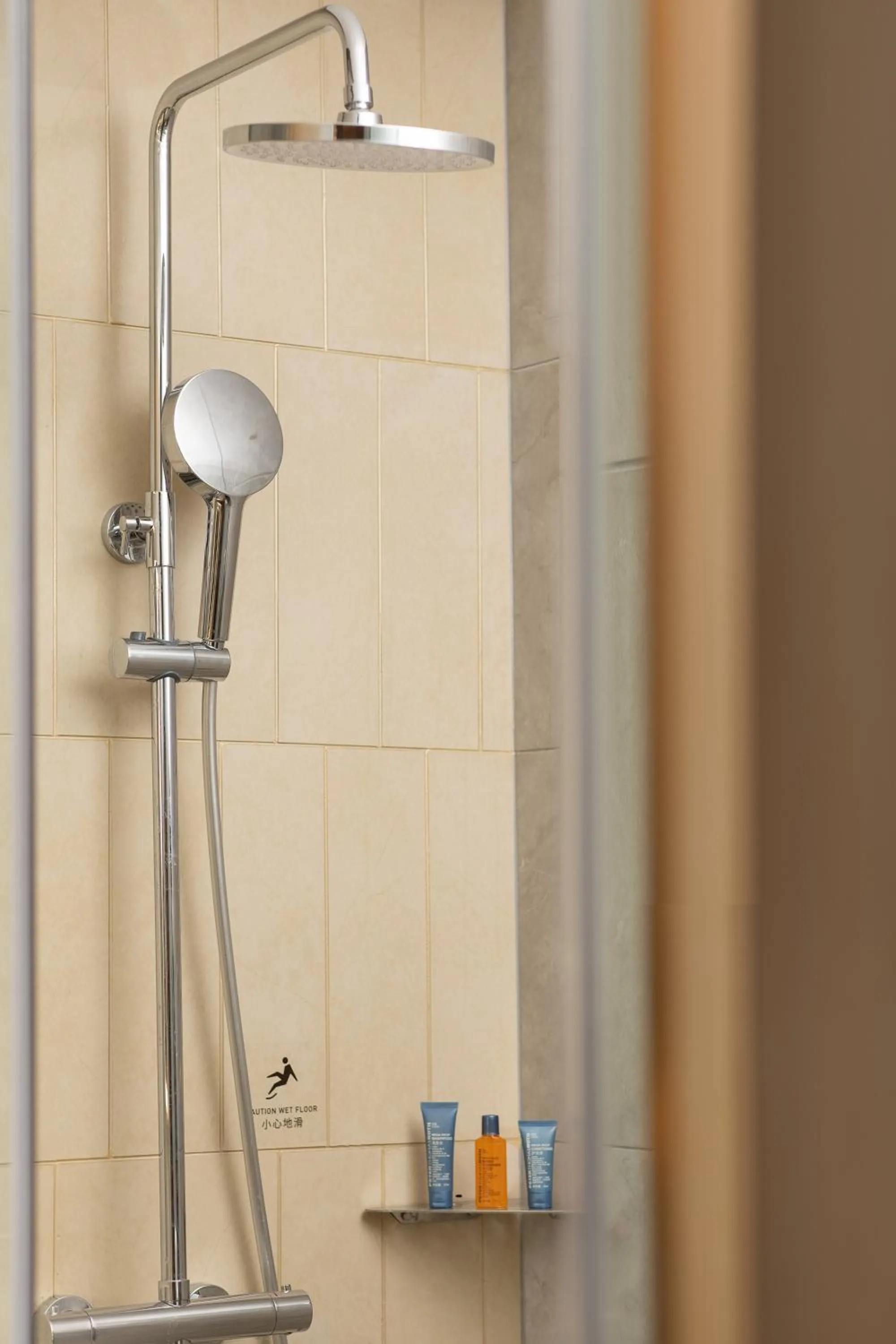 Shower in Home2 Suites By Hilton Wuhan Hankou Railway Station
