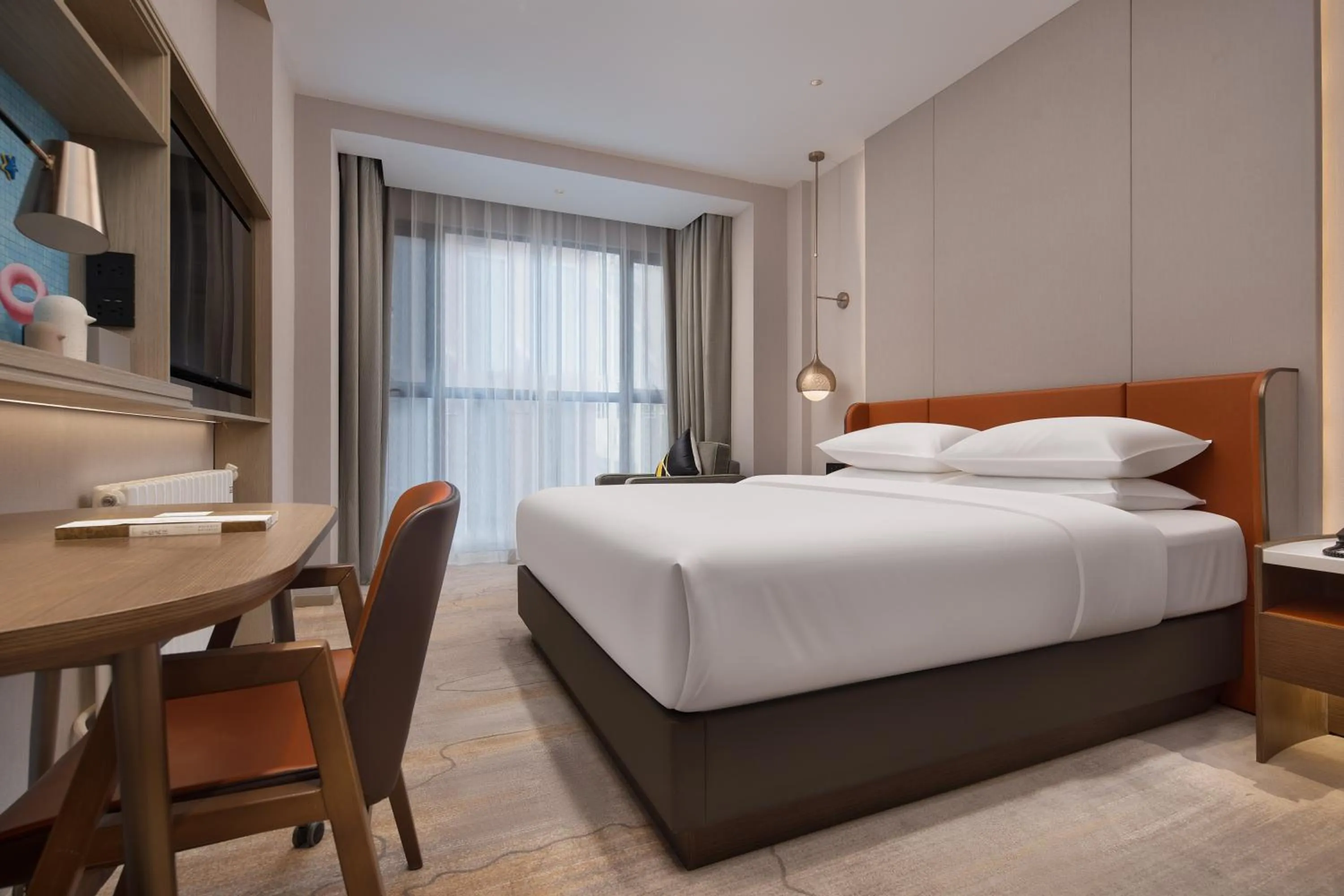 Photo of the whole room, Bed in Home2 Suites By Hilton Wuhan Hankou Railway Station