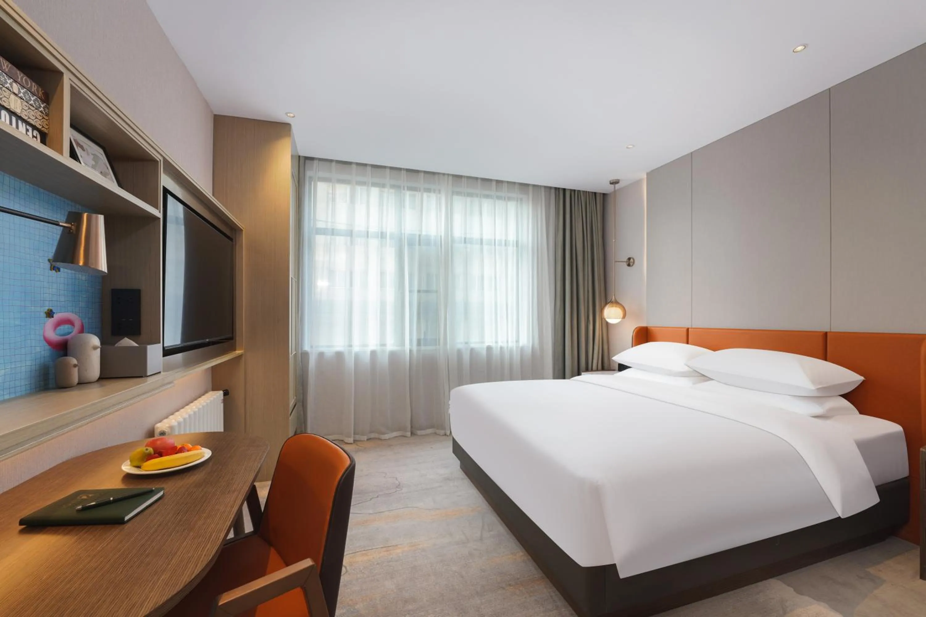 Photo of the whole room, Bed in Home2 Suites By Hilton Wuhan Hankou Railway Station