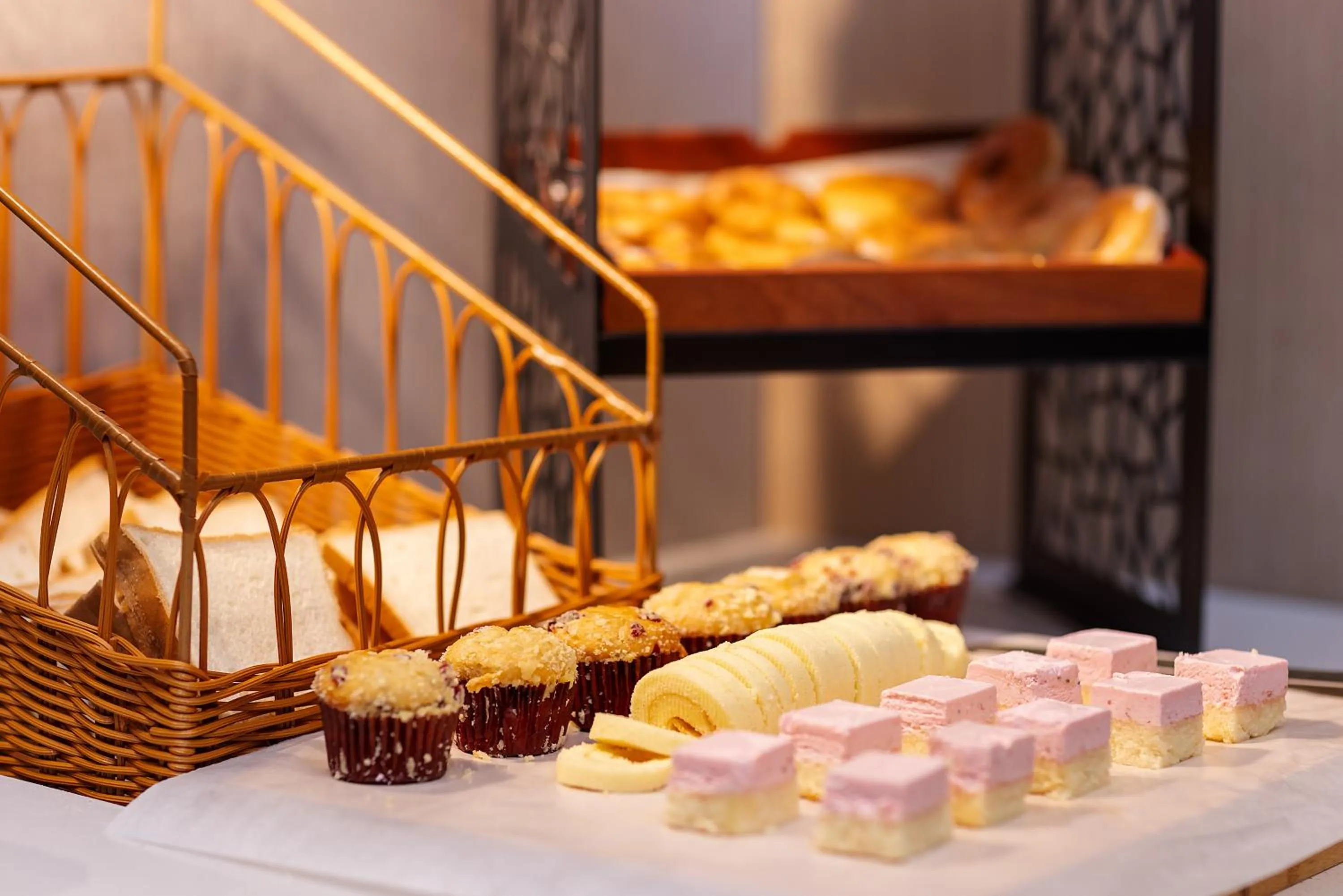 Restaurant/places to eat in Home2 Suites By Hilton Wuhan Hankou Railway Station